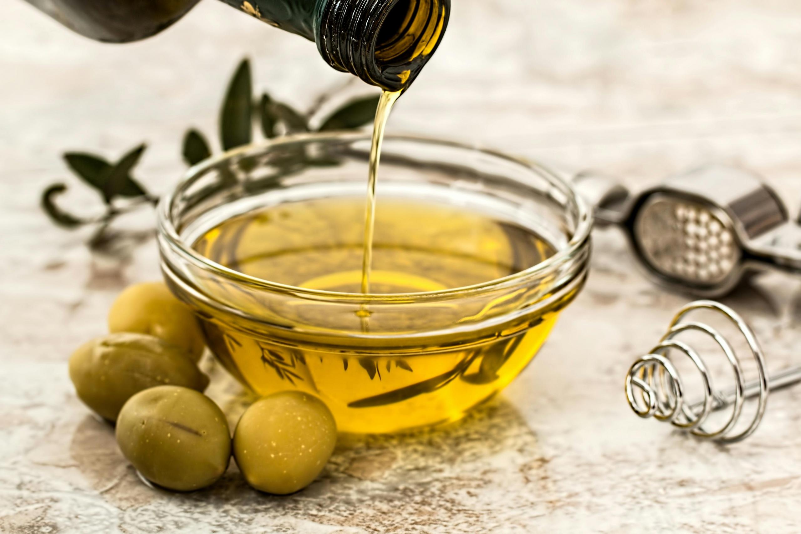 Para hacer una fondue china, no hace falta aceite, contrariamente a las fondues francesas, por ejemplo.