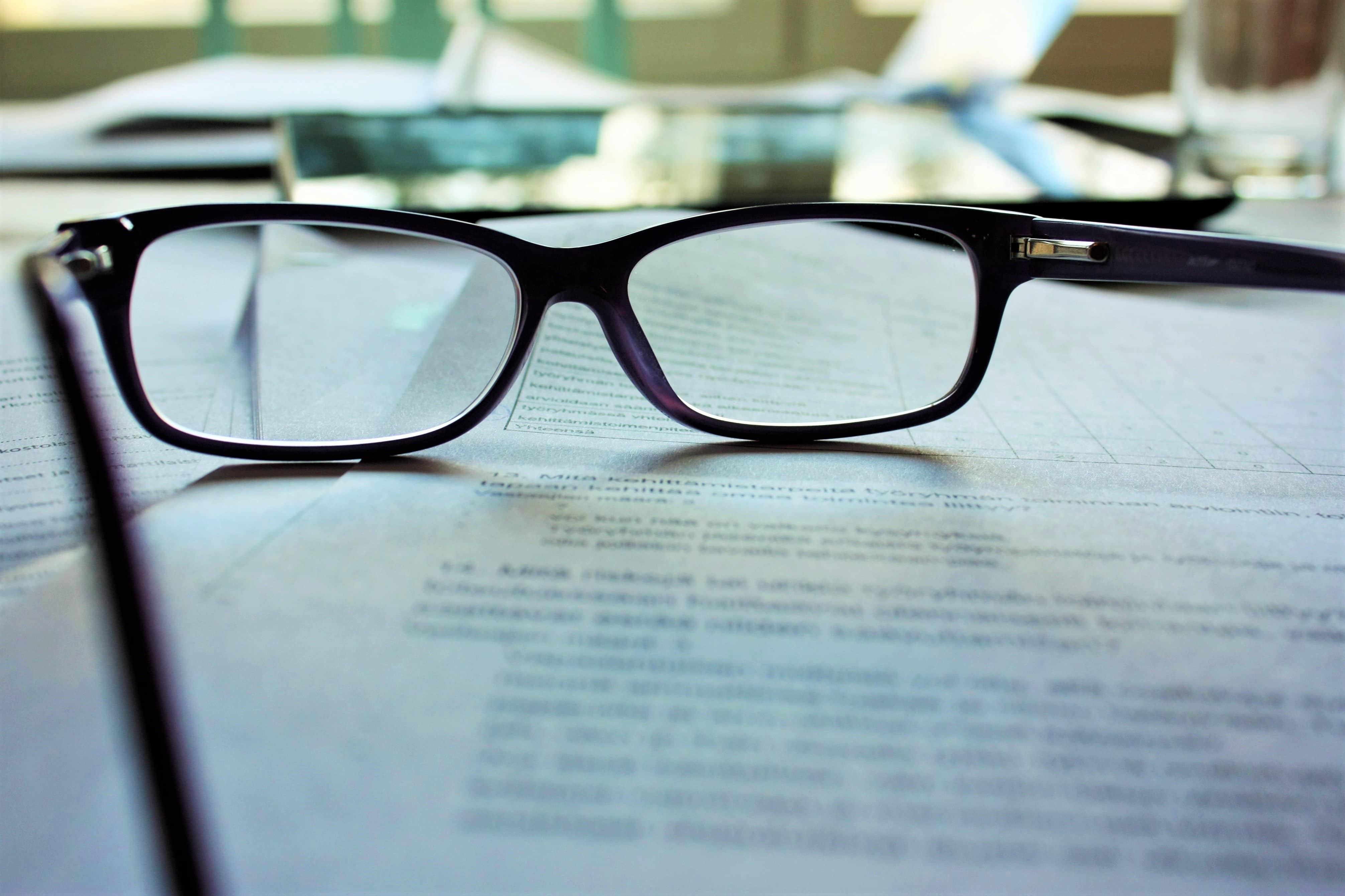 Lentes sobre texto