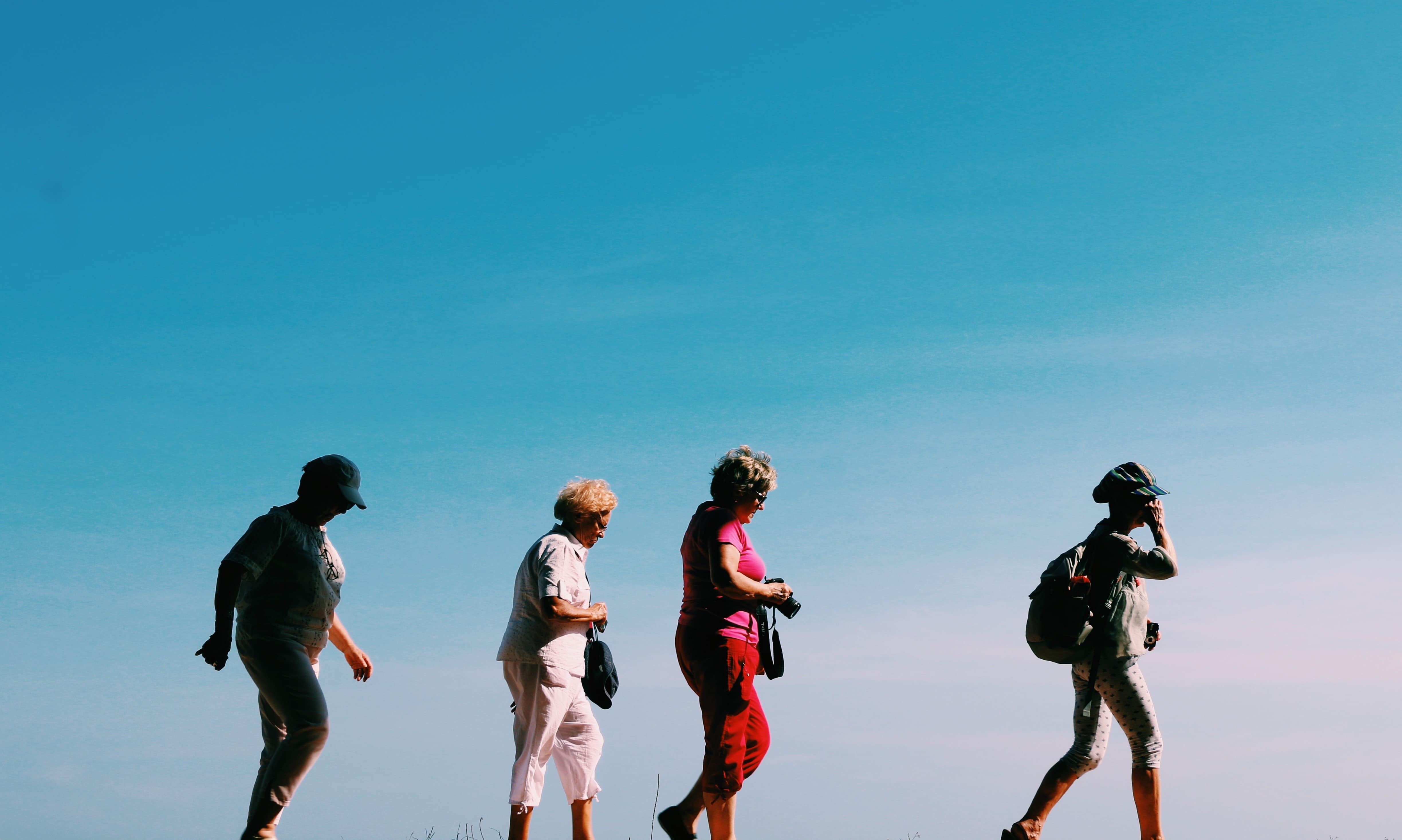 Personas caminando