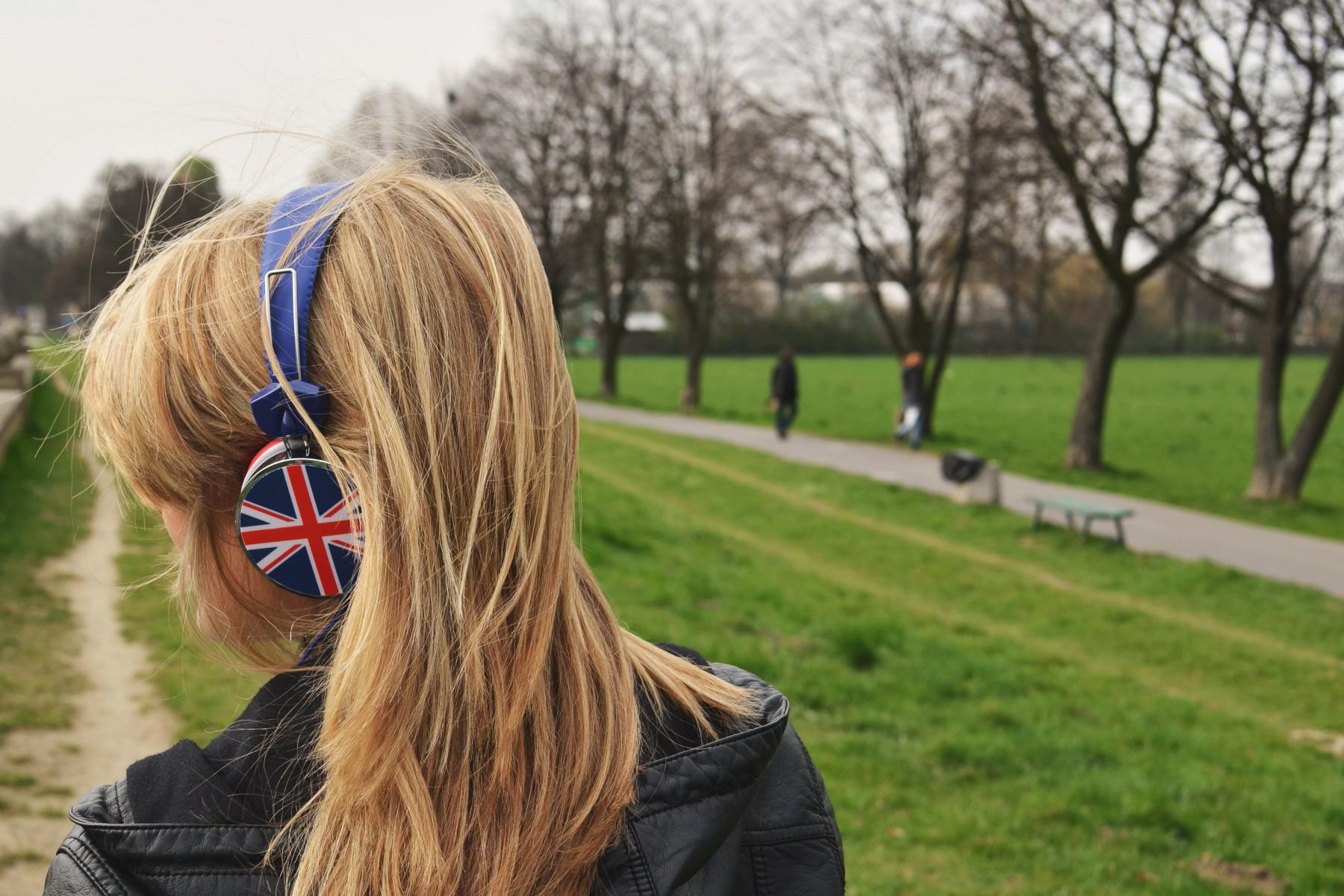 El listening es una habilidad clave para mejorar tu puntaje en el TOEFL