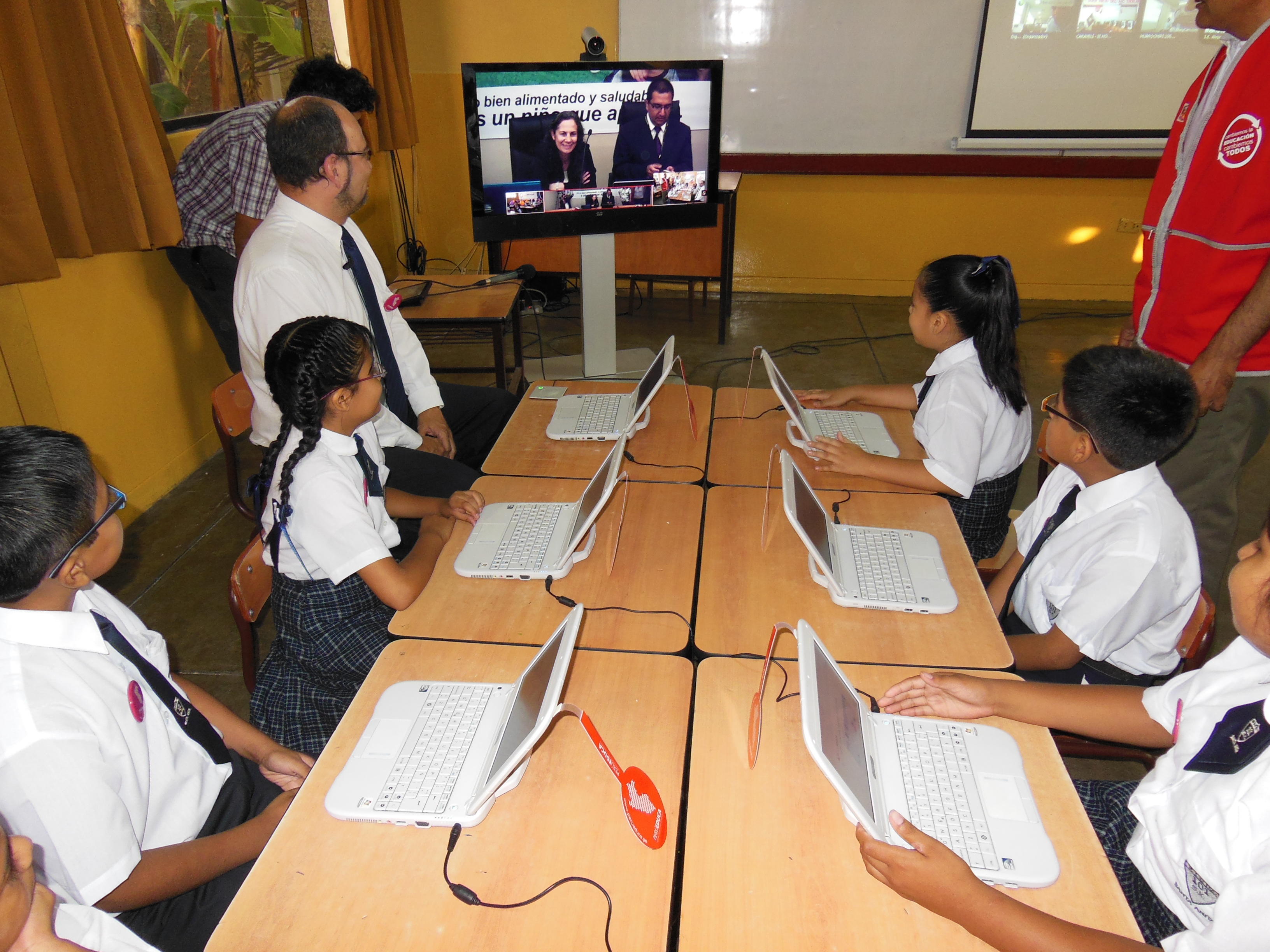 Las clases online permiten conectarse con personas de todo el mundo se está utilizando cada vez esta modalidad de enseñanza.