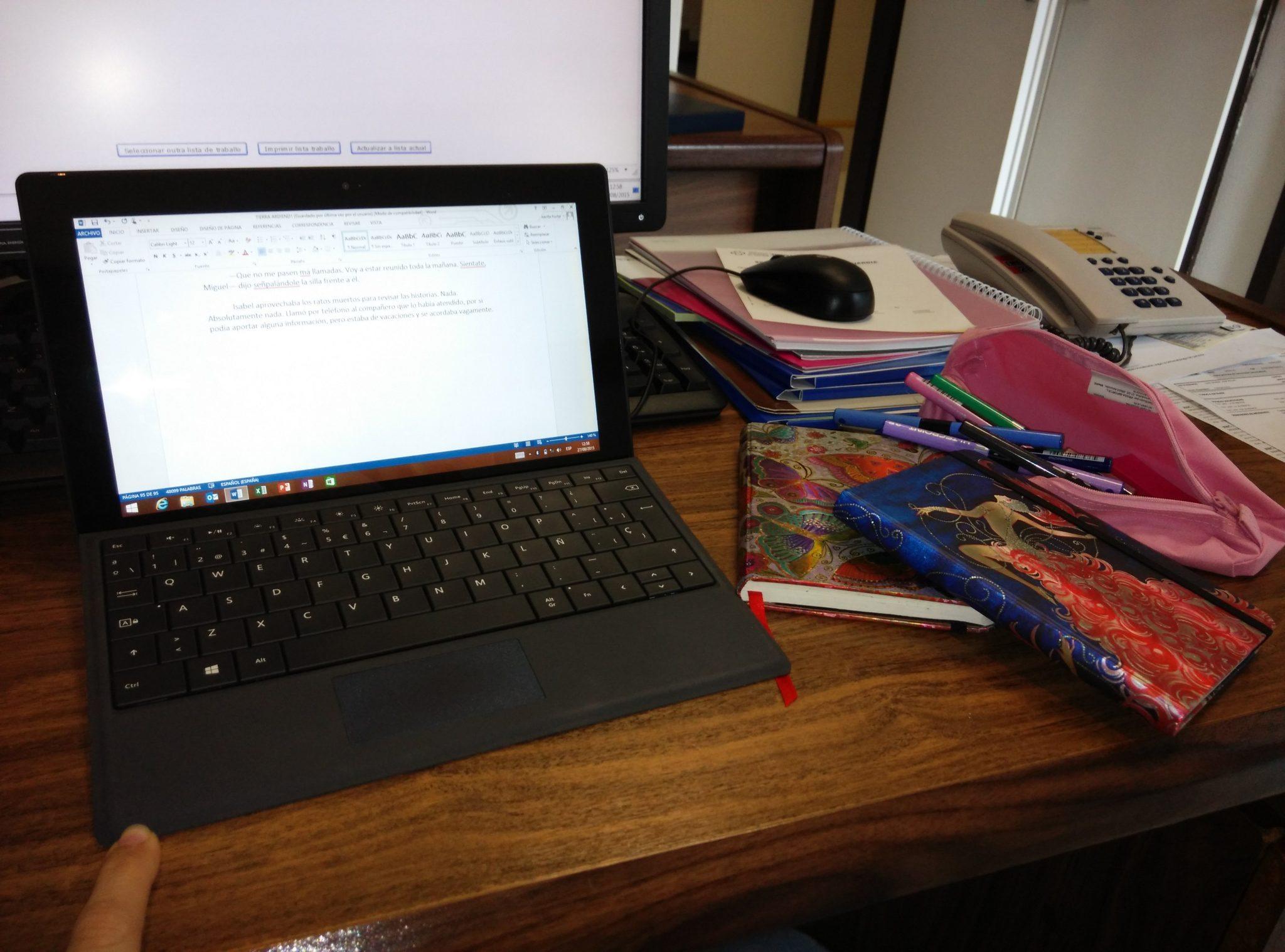 Computador en escritorio