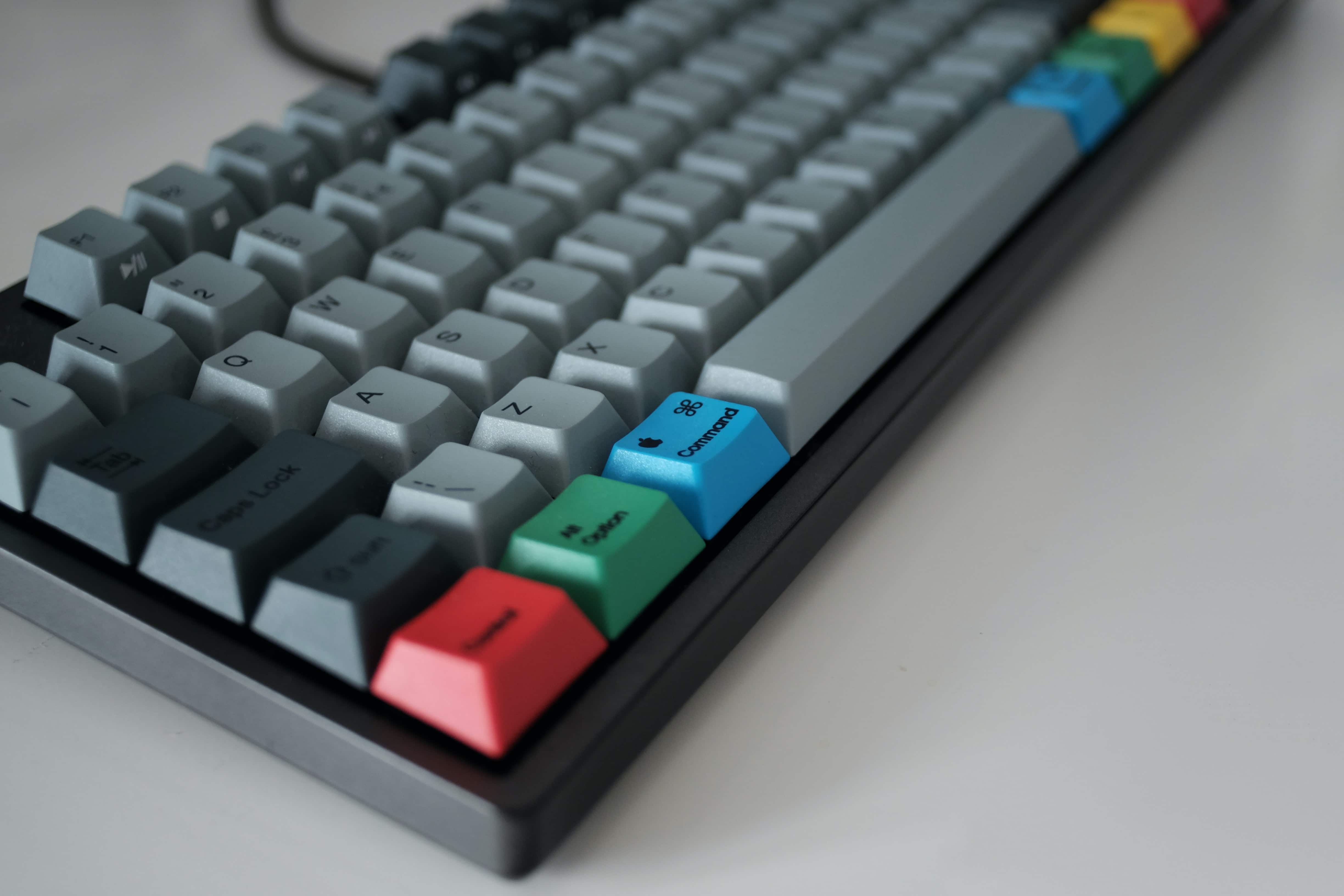 QWERTY con teclas de colores