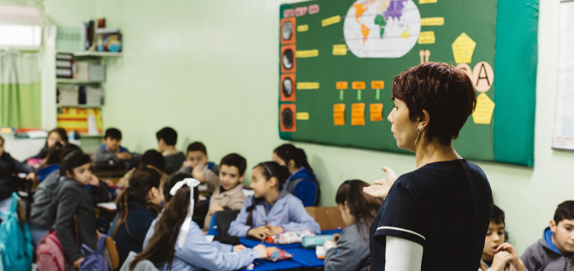 Parte importante de los sueldos de un profesor se componen de bonos que se entregan según el tipo de establecimiento donde se desempeña.