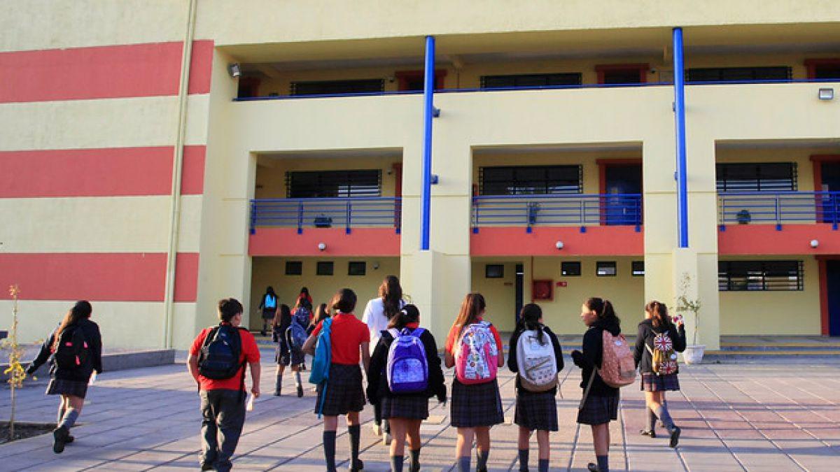 Para ser profesor en cualquier nivel, debes tener un título universitario de una universidad acreditada.