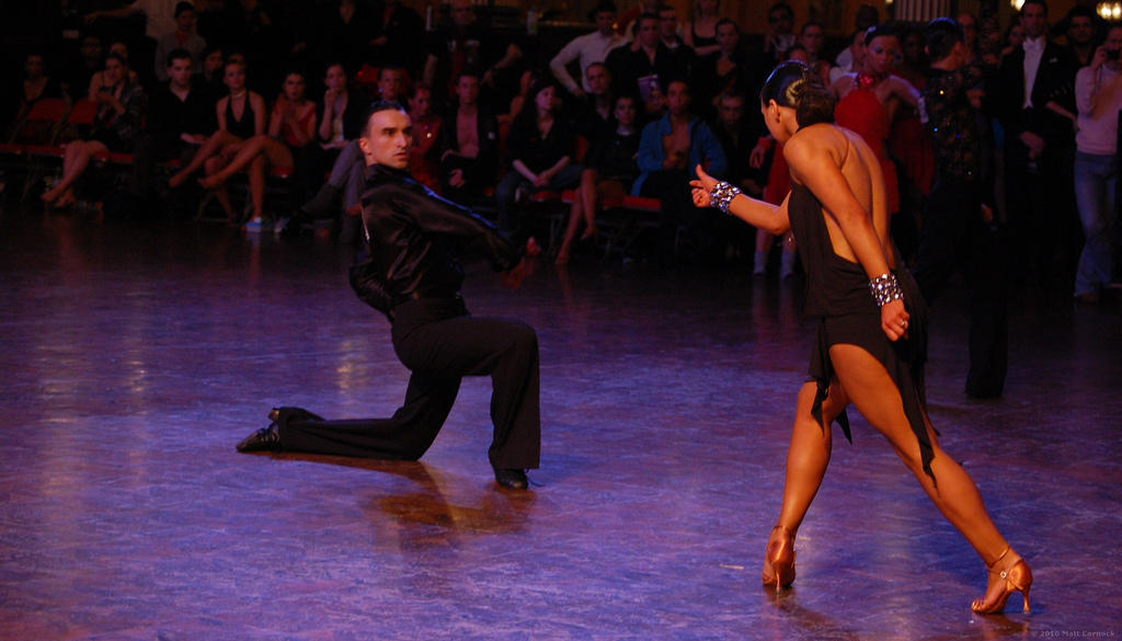 Con un instructor adecuado, cualquier persona puede mejorar su nivel y adquirir una buena técnica de baile