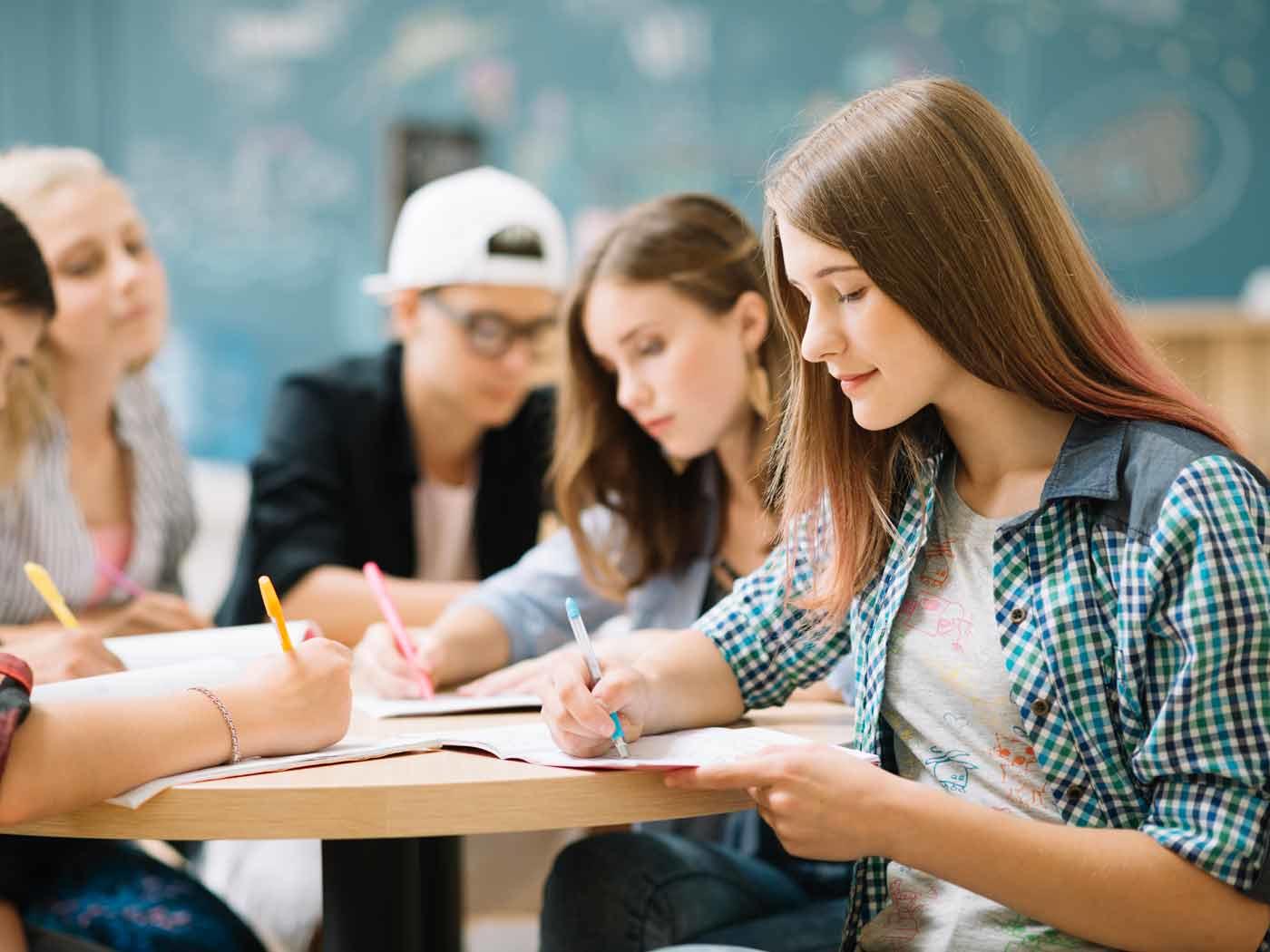 Personas estudian