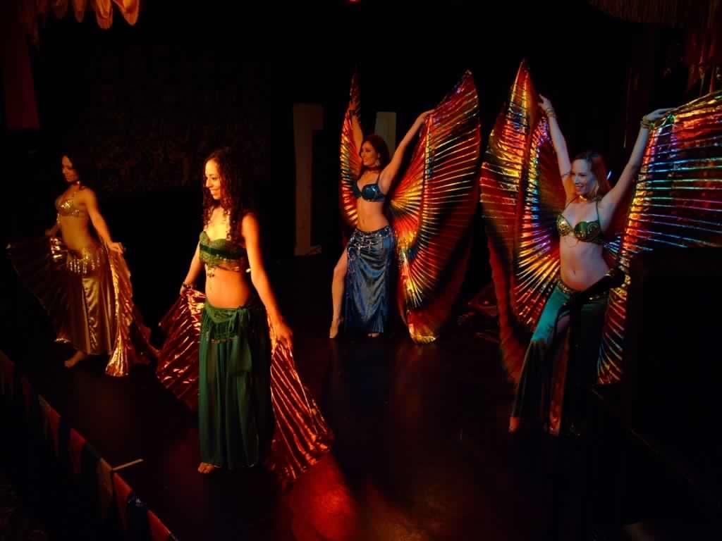 En las academias de danza podrás enseñan diversos estilos de bailes.