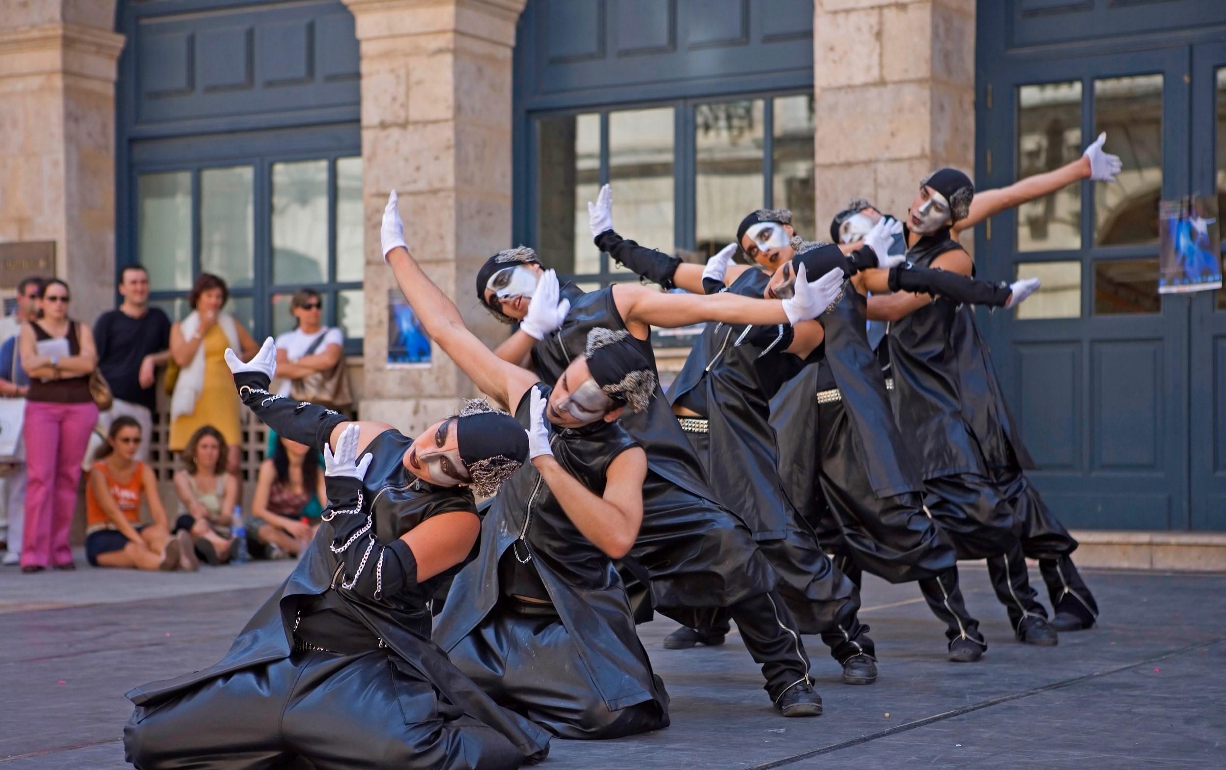  Las clases de danza también requieren preparación y práctica.