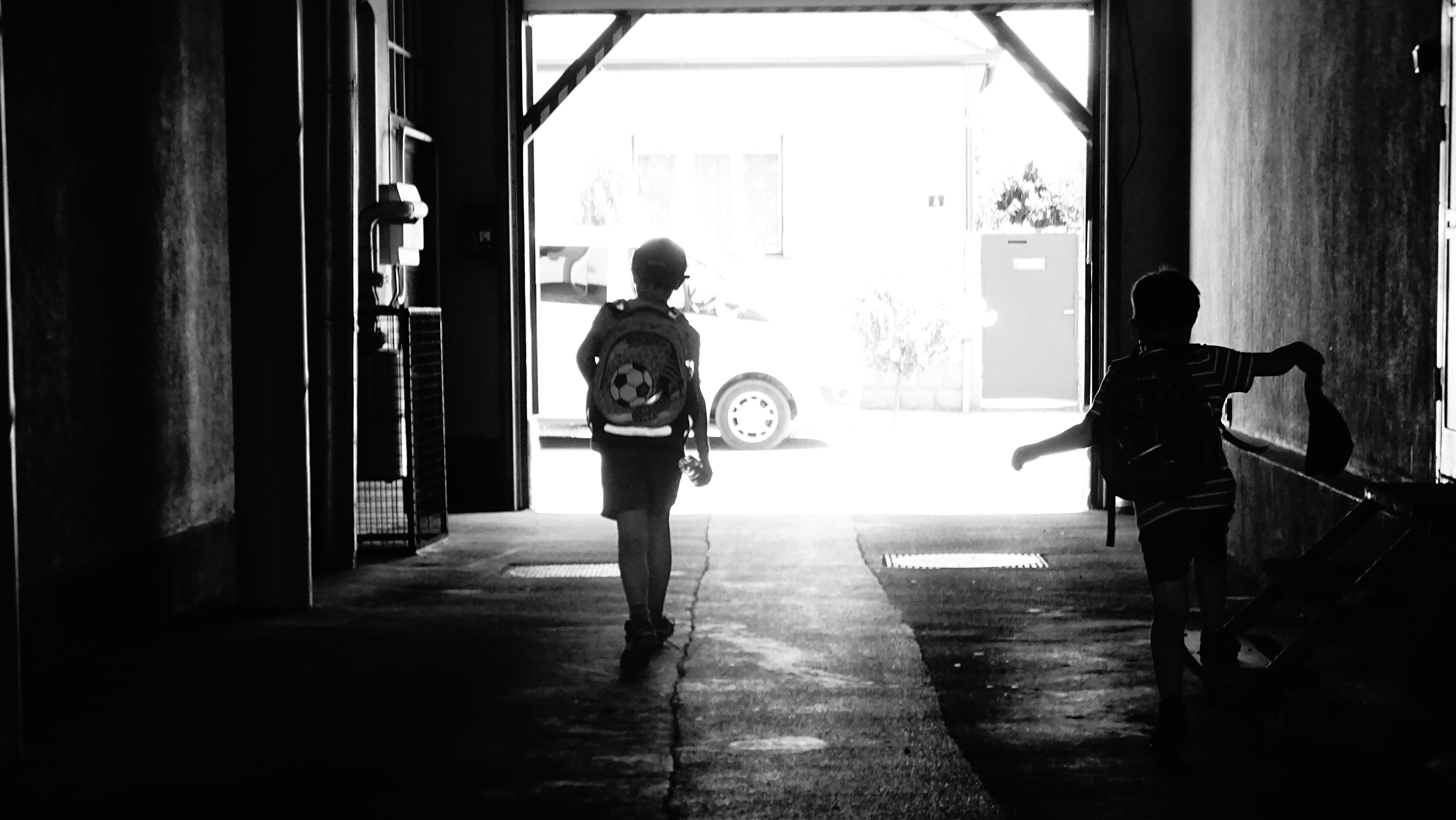 Niños en blanco y negro