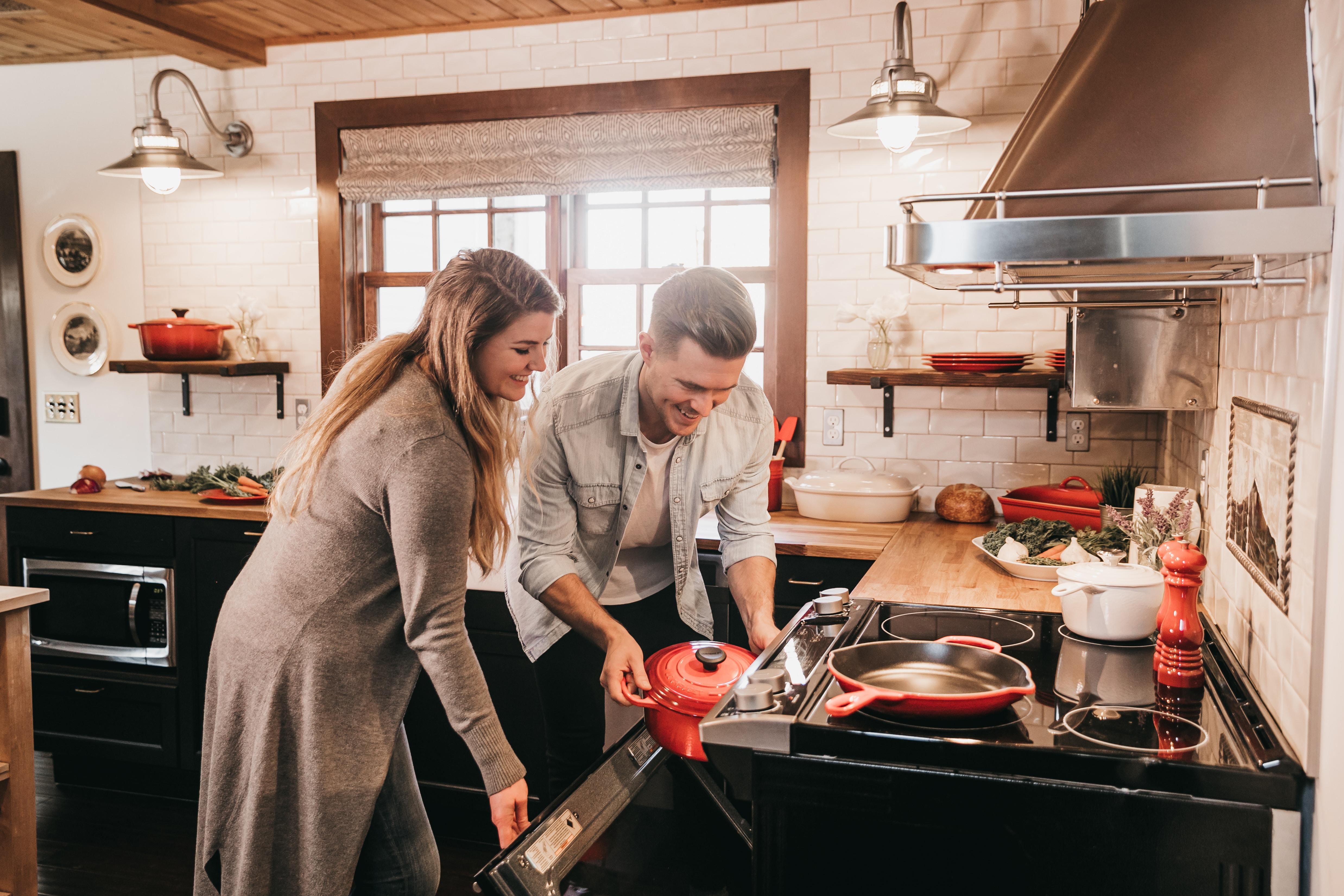Cocinando entre amigos y familia