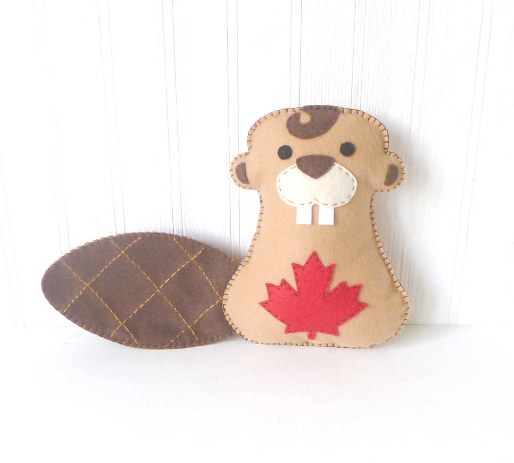 Muñeco decorativo cosido a mano