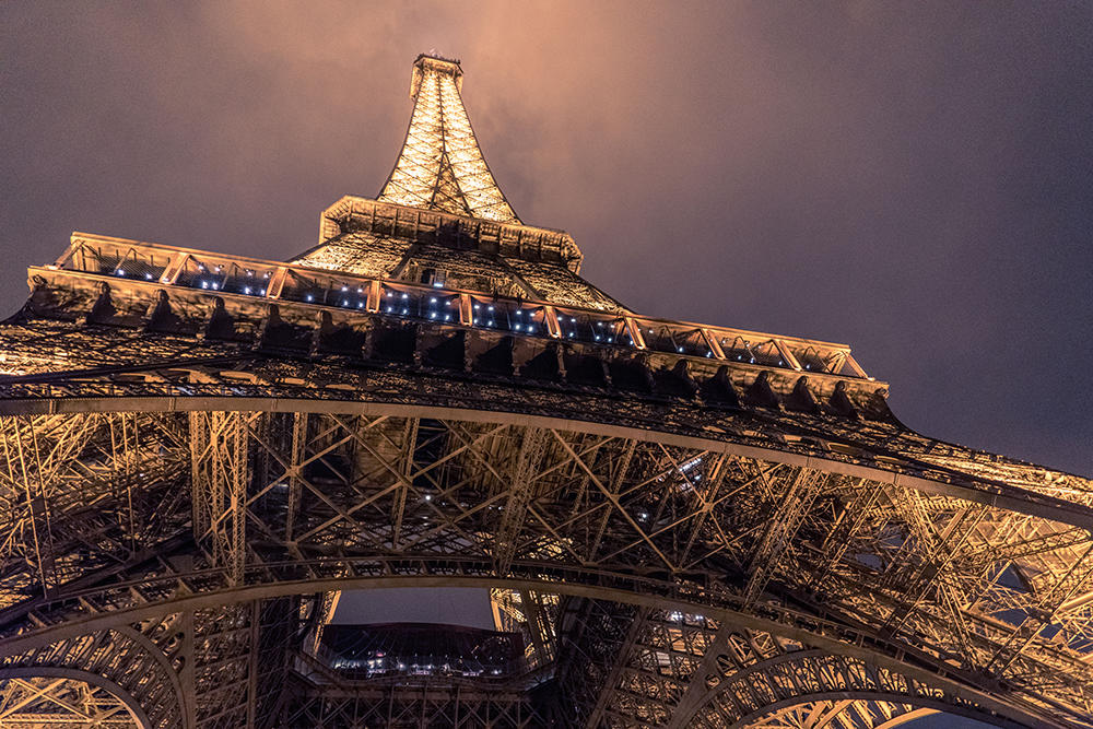 Torre Eiffel desde abajo