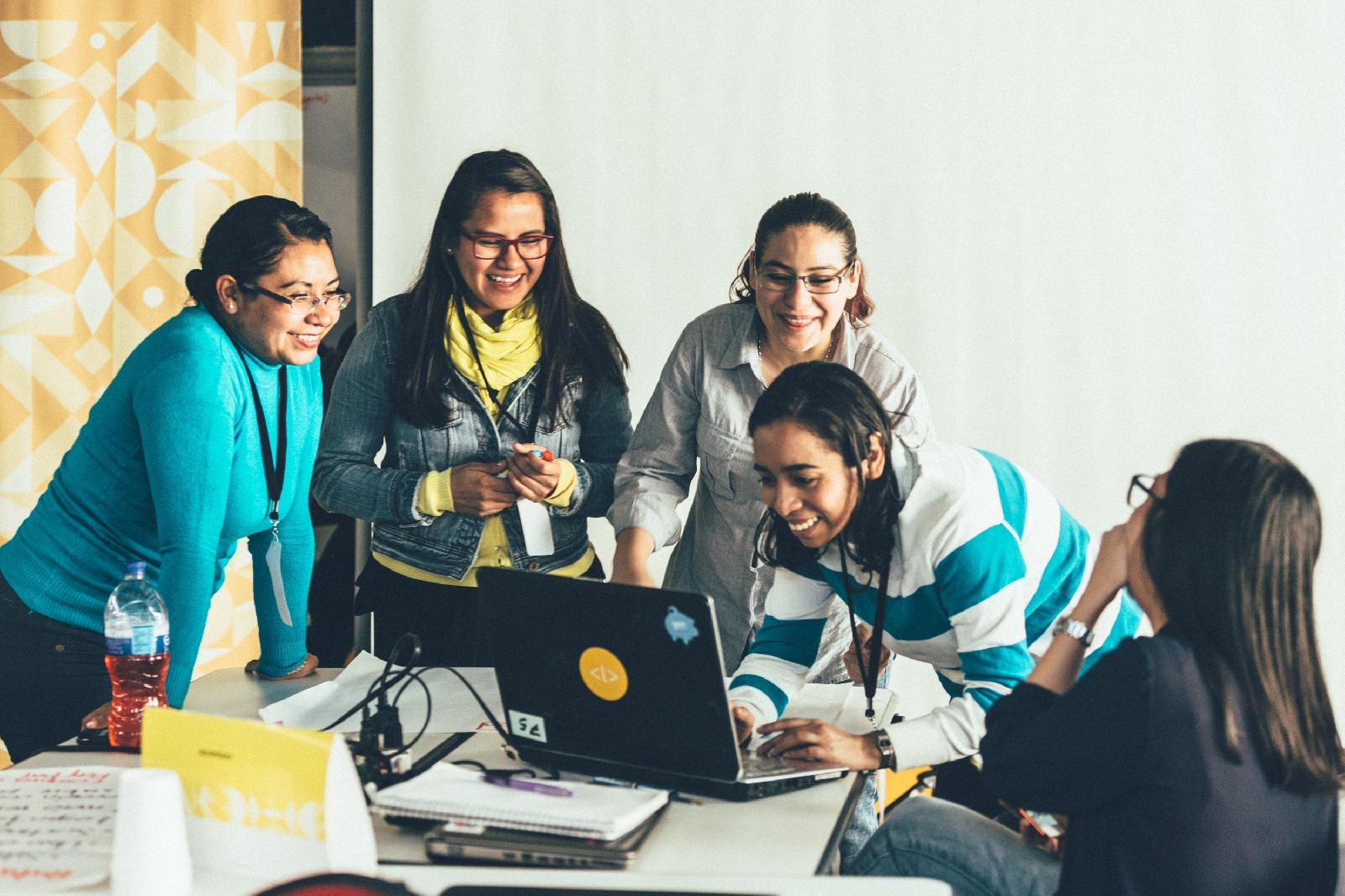 Reunión de mujeres programadoras
