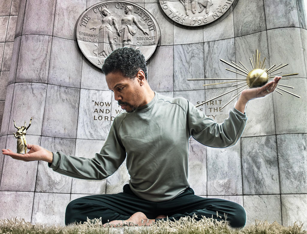 Hombre posición loto