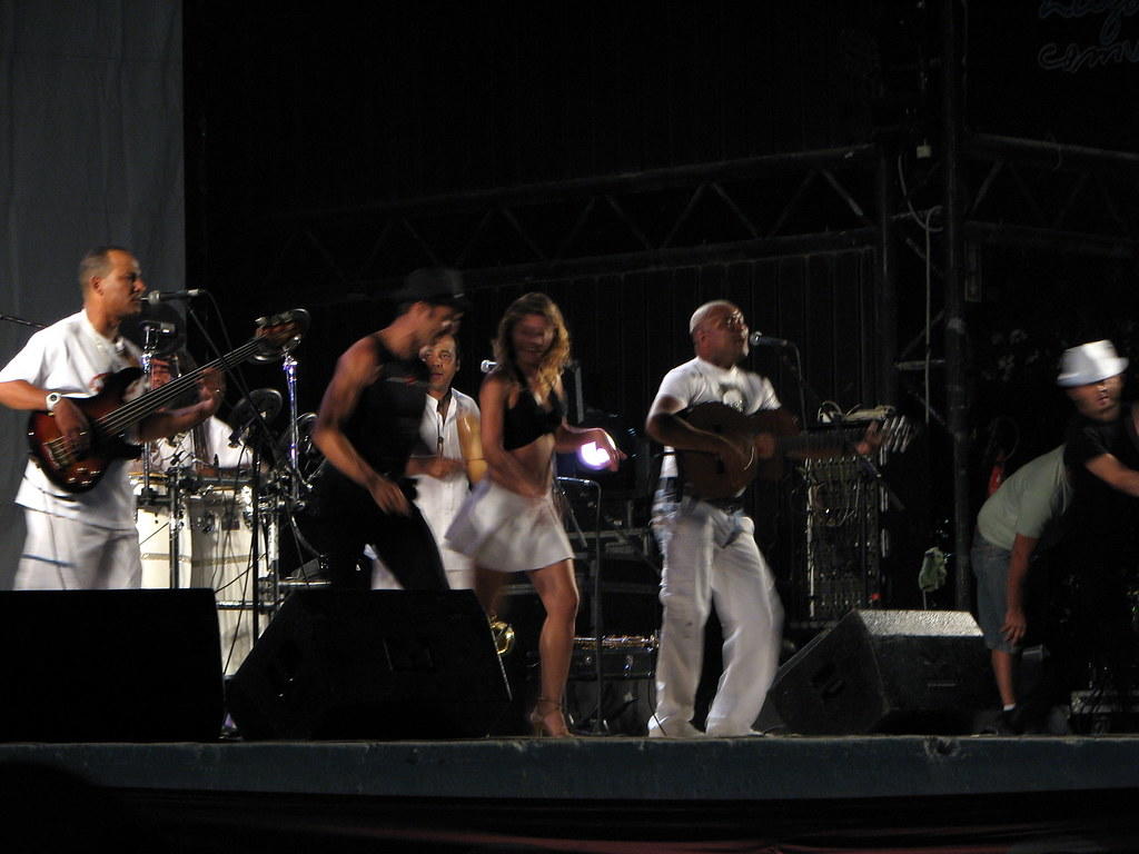 Concierto de banda de salsa