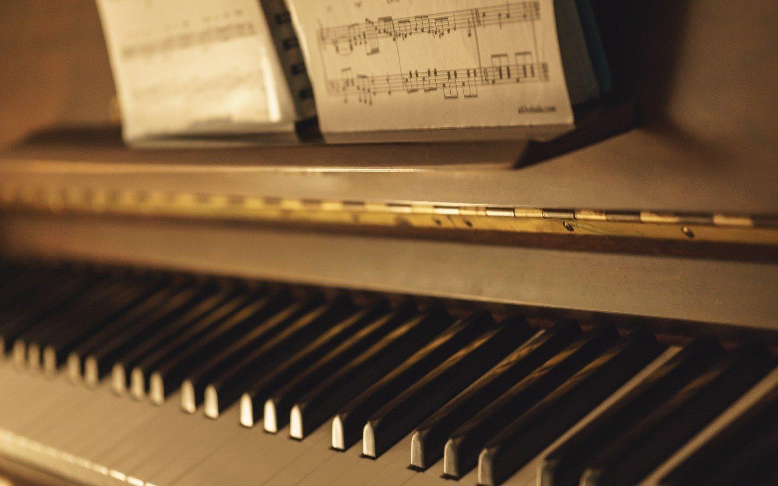 Teclas de piano acústico