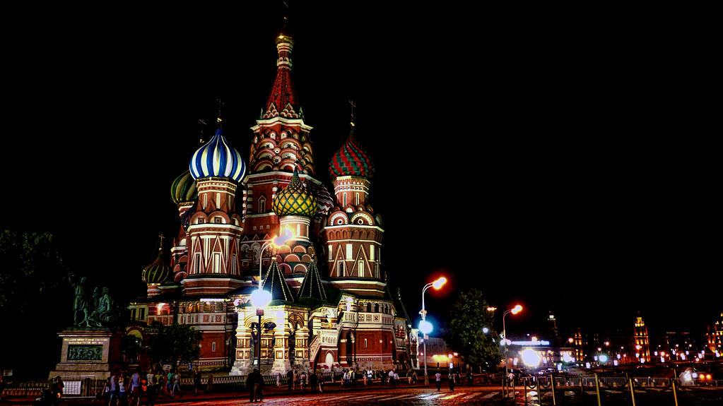 Kremlin iluminado de noche