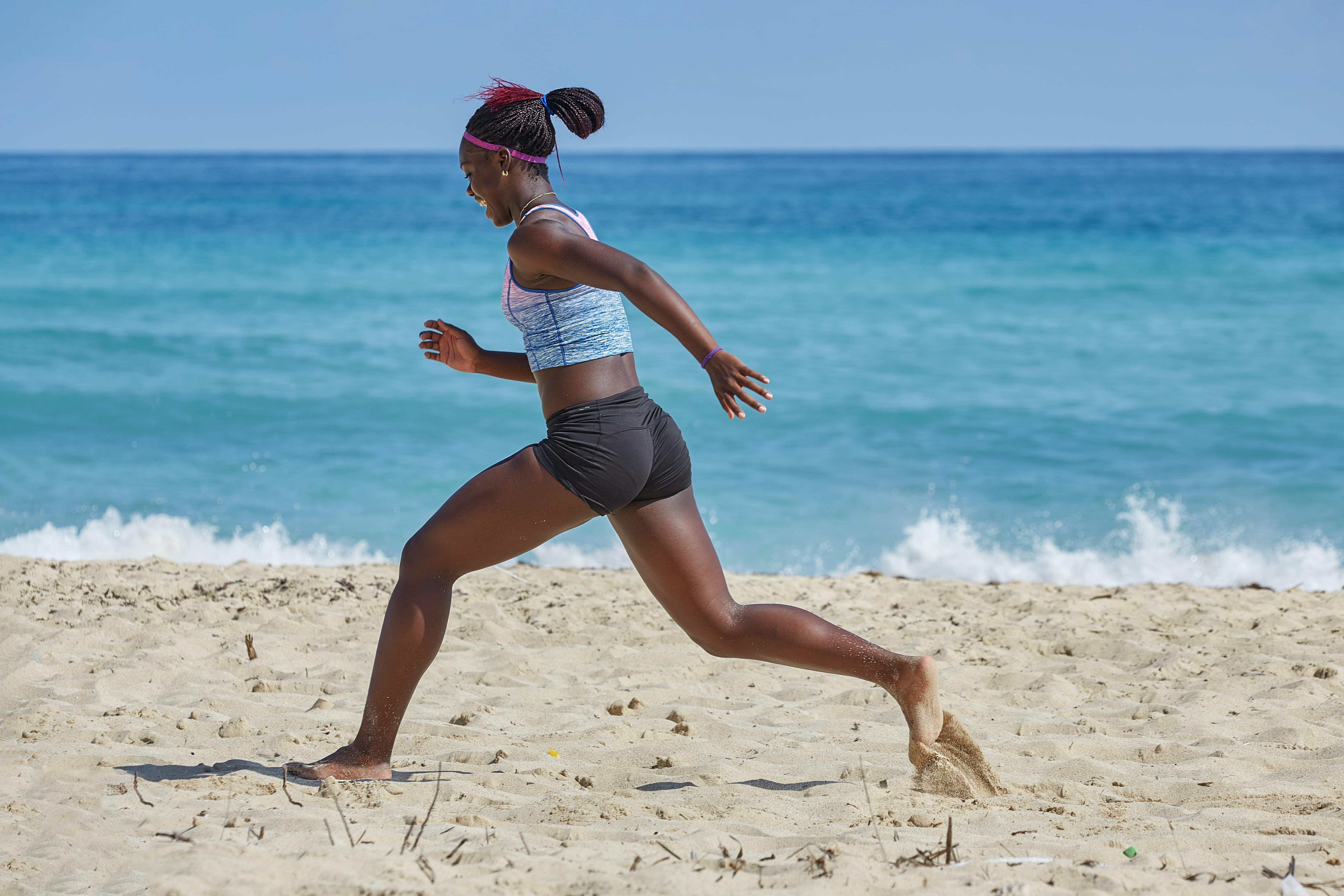 Deportista en la playa