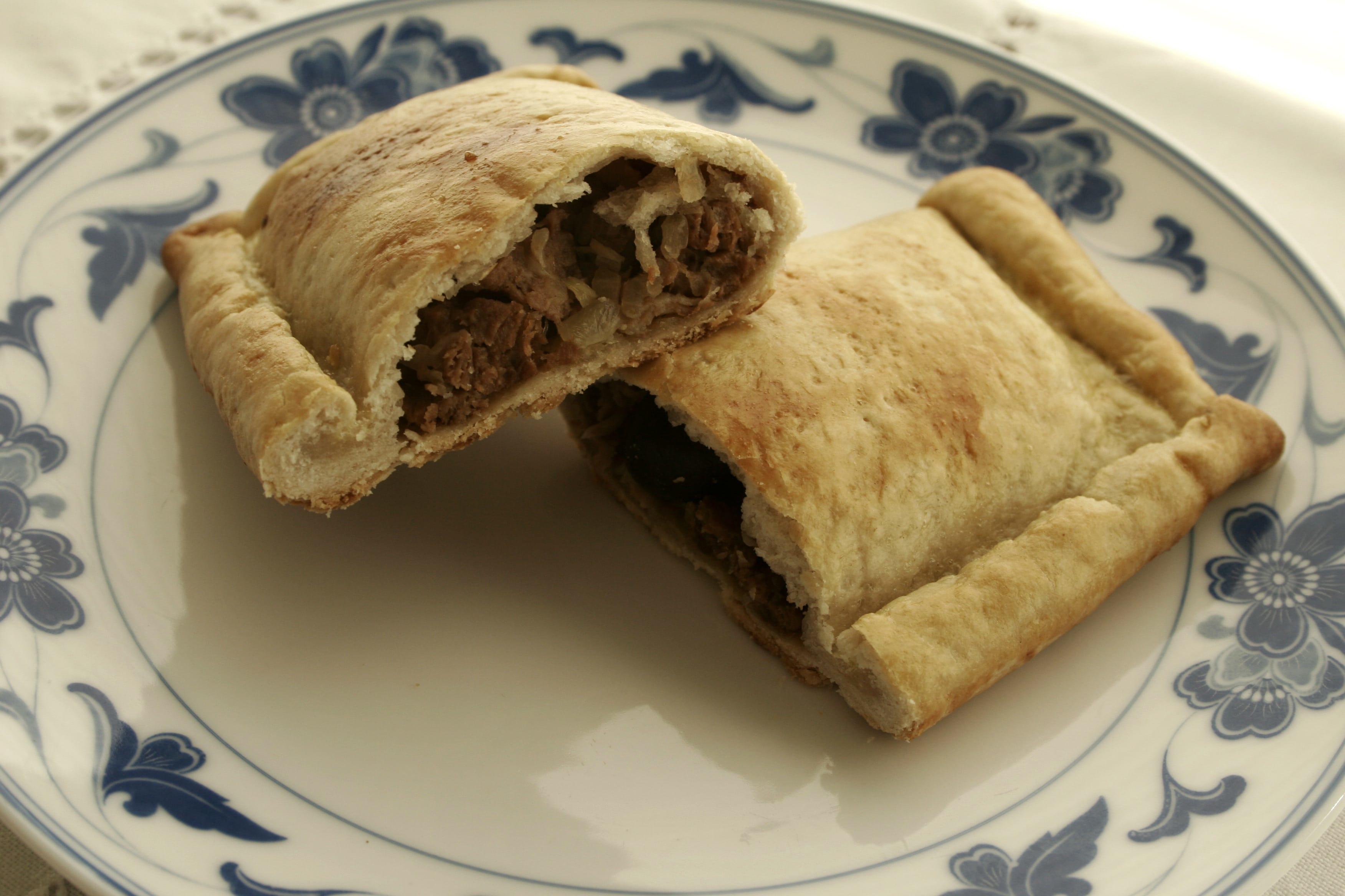 Empanada partida por la mitad