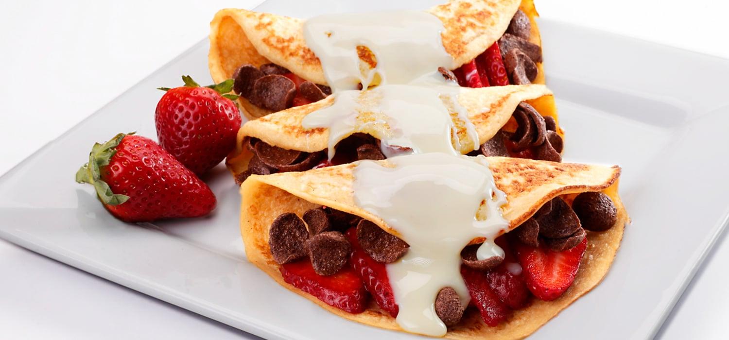 Panqueques rellenos con frutas