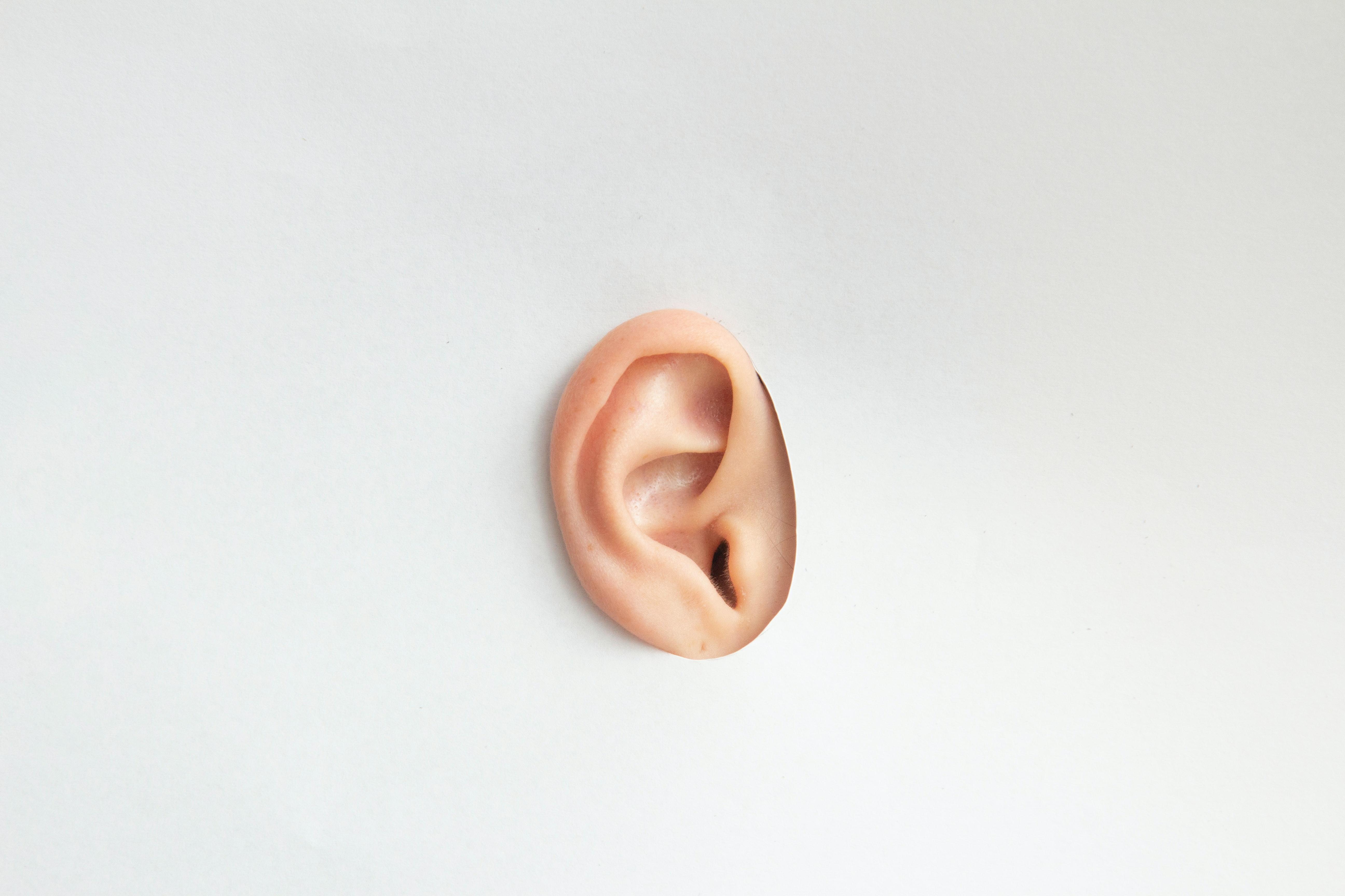 Oreja en orificio