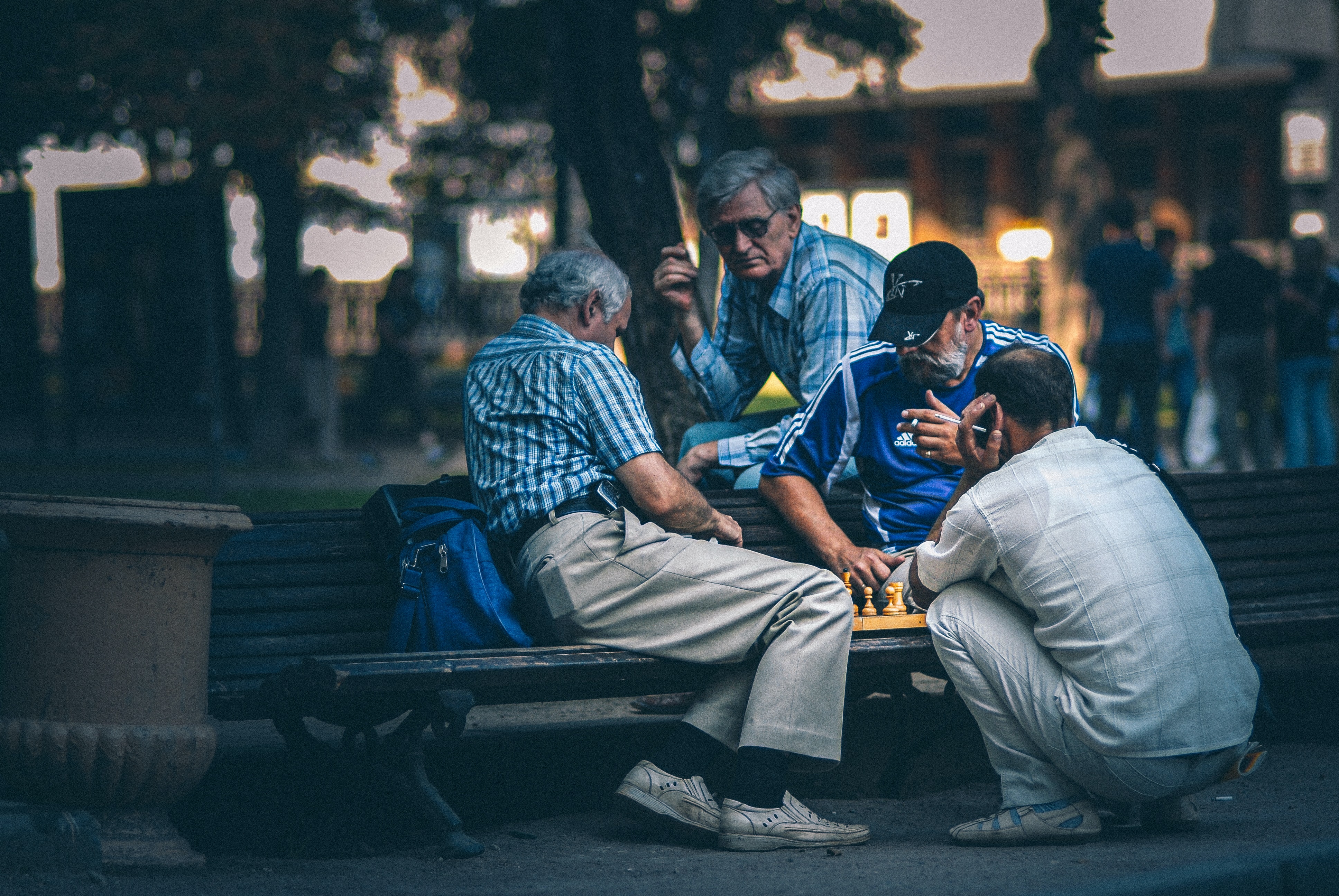 Personas jugando ajedrez