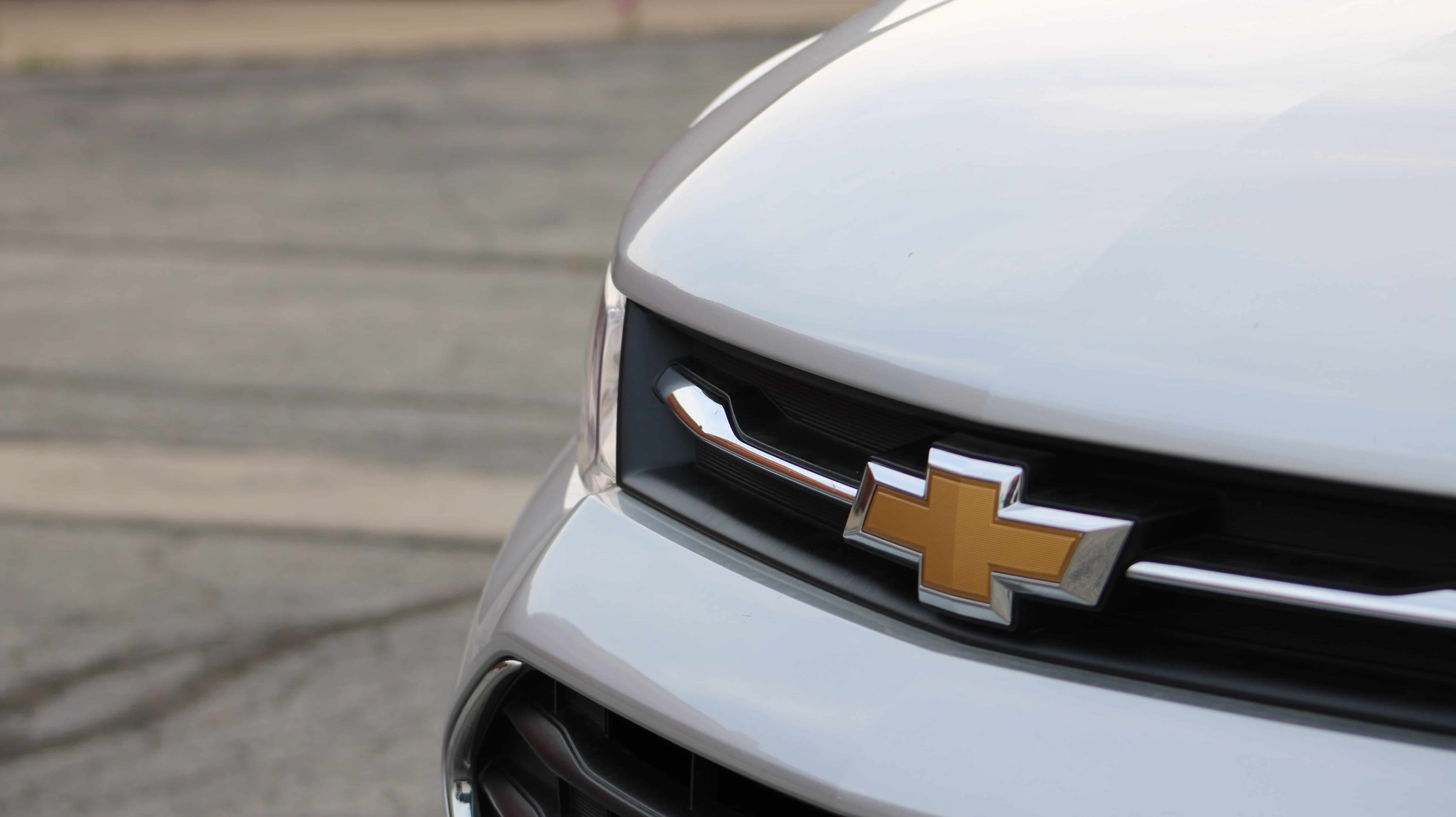 Logo de Chevrolet en auto