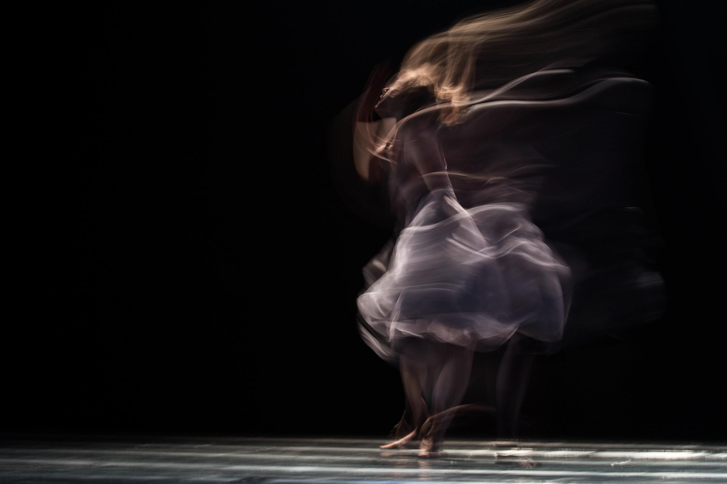Bailarina en movimiento
