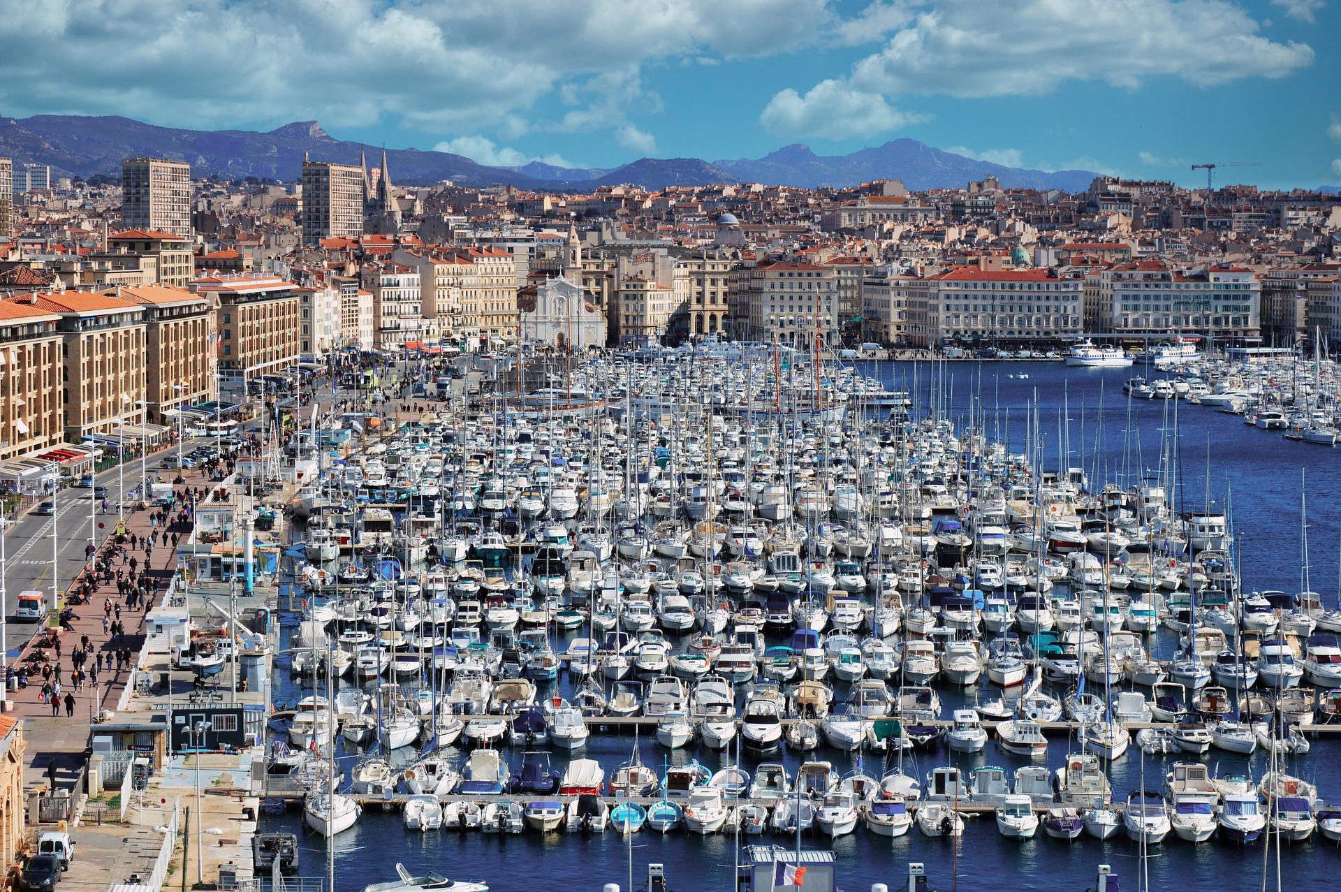 Marsella, un encanto de ciudad en la costa del mediterráneo.