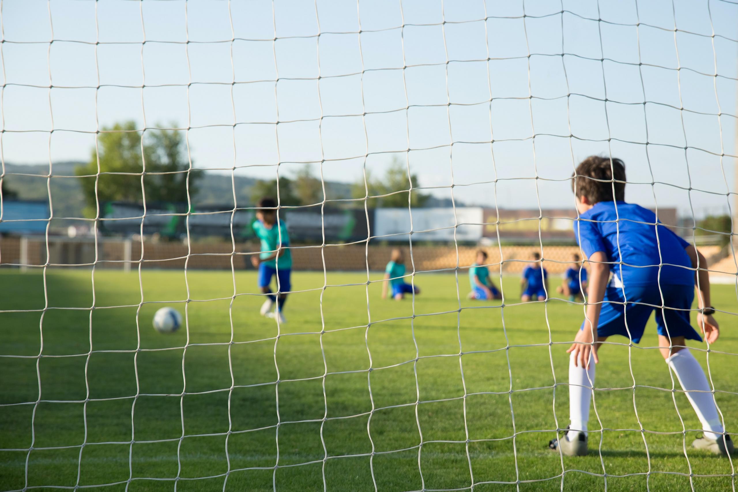 Para aprender futbol, lo mejor es caer en las manos expertas de una escuela de fútbol.