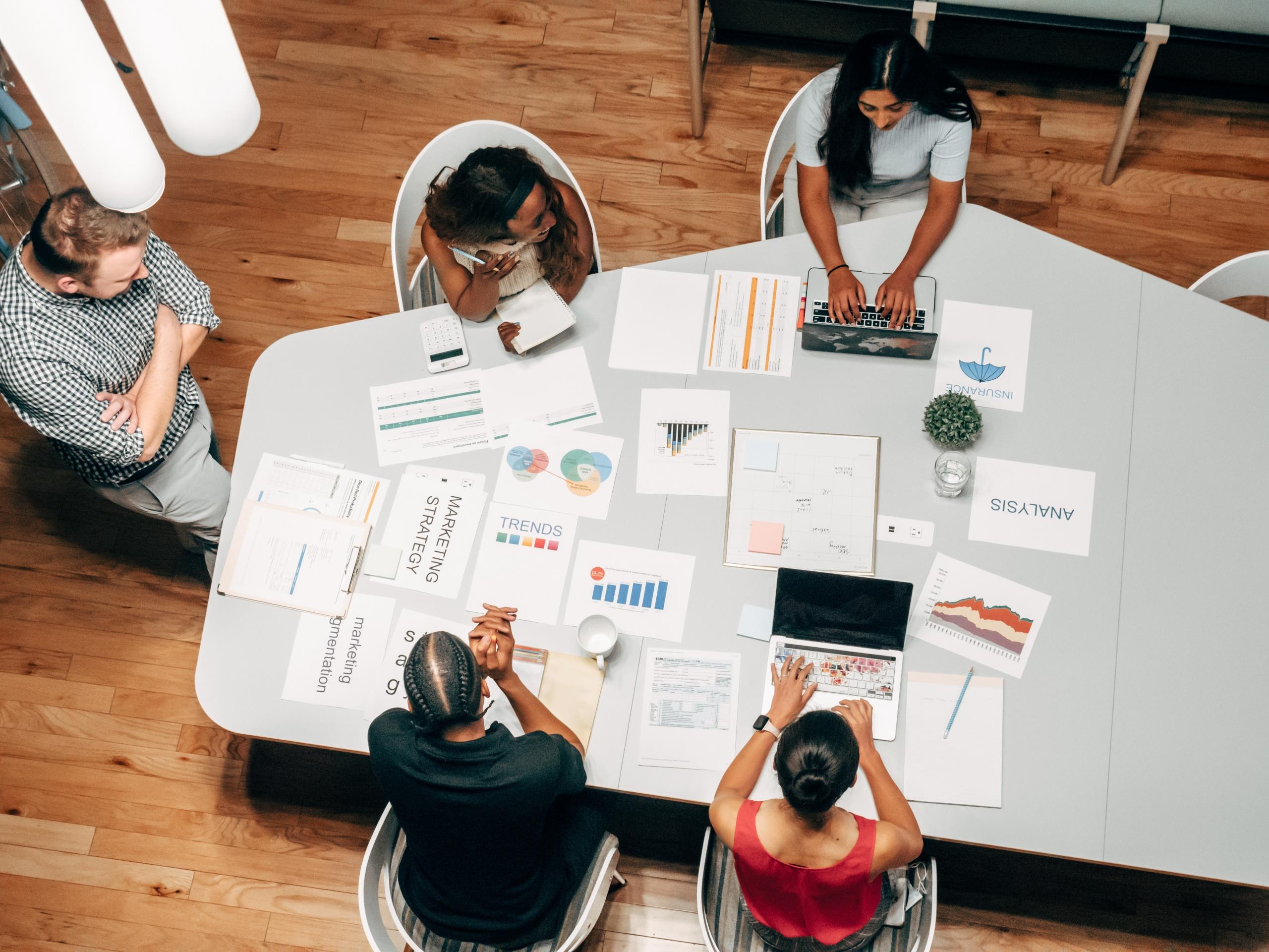 Cada segmento empresarial puede usar a Google ads para llevar más allá sus metas comerciales.