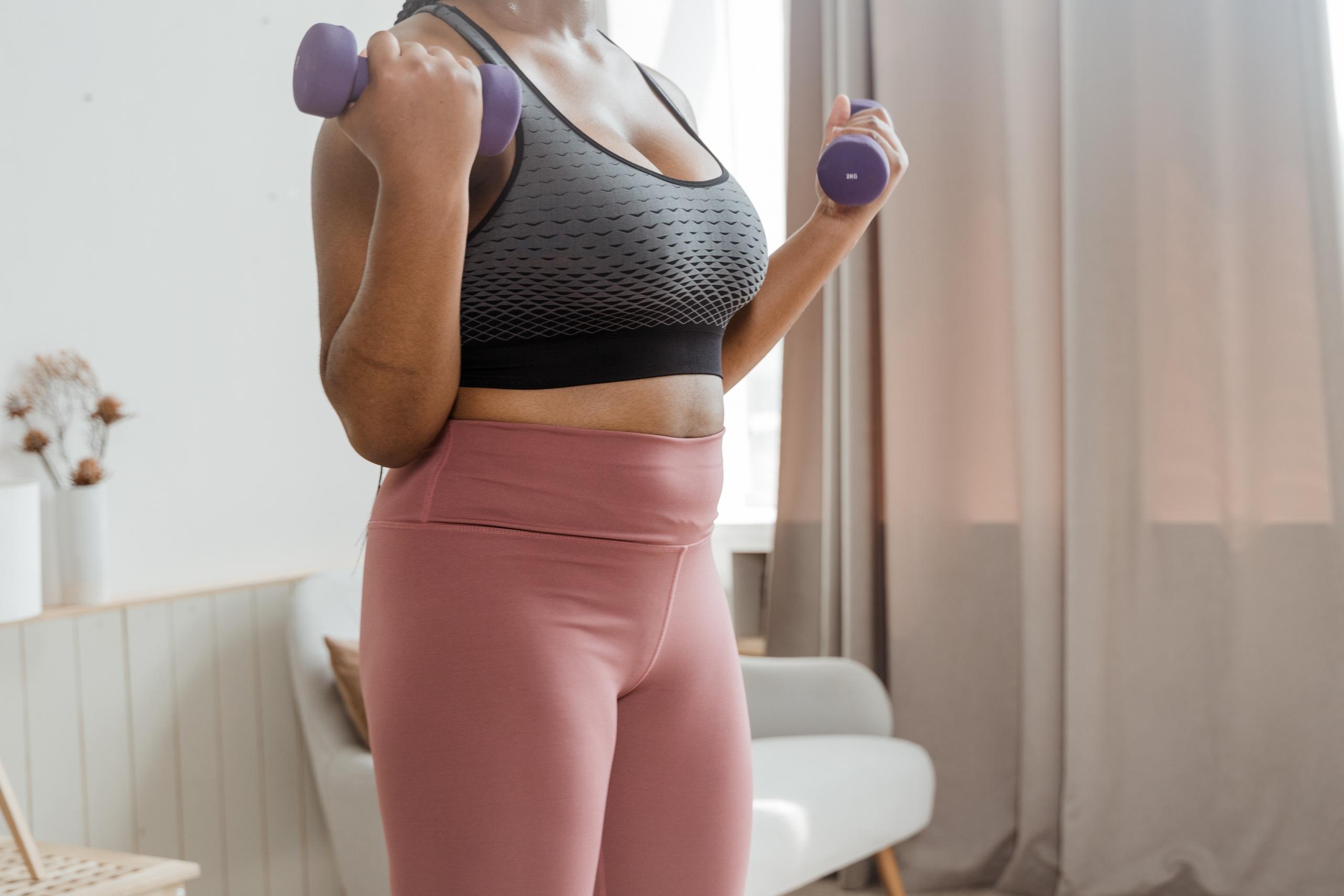 Si se quiere bajar de peso el hiit es ideal, debido a su intensidad y la características de sus ejercicios cardio.