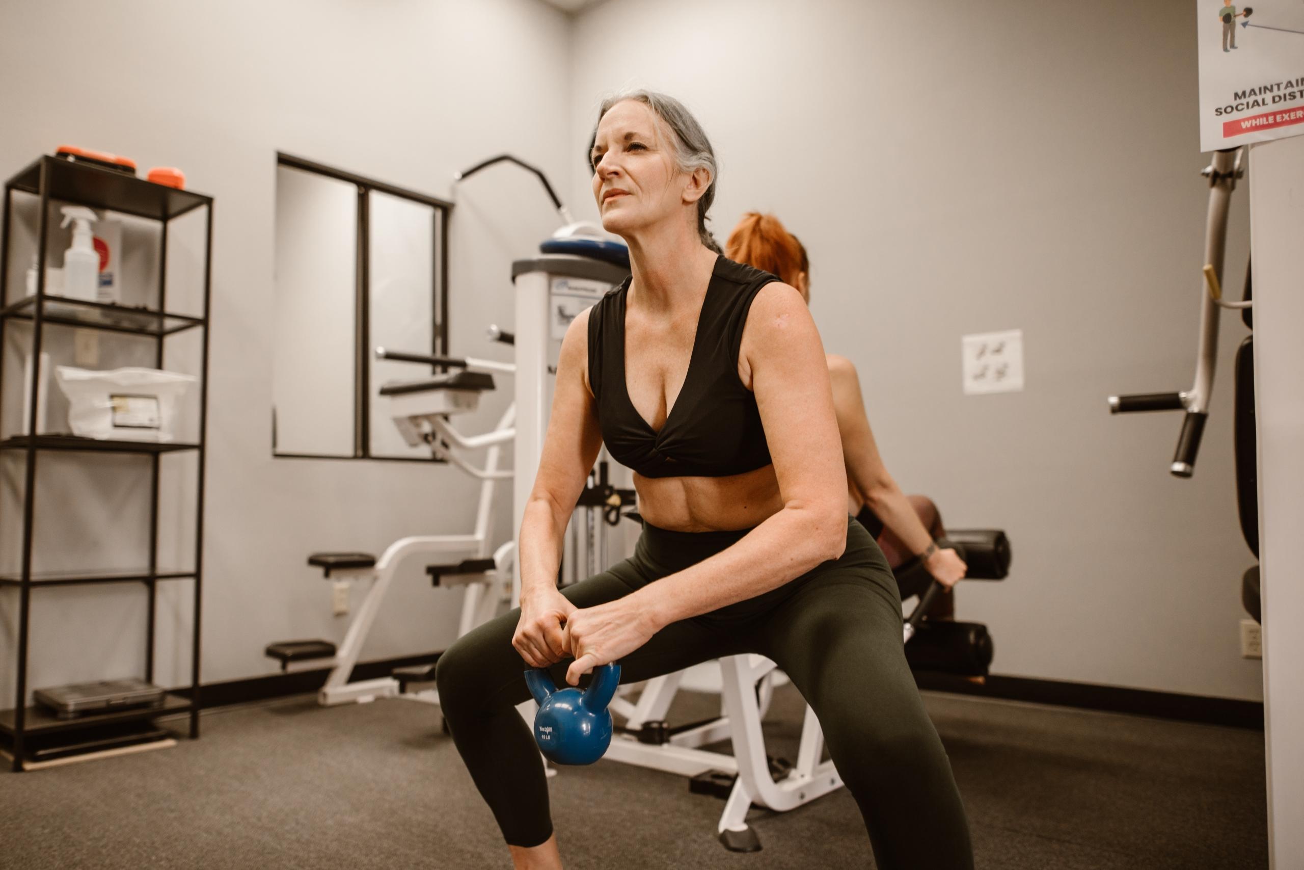Los beneficios del hiit van más allá de bajar de peso, también ayuda a la salud incluso a la salud mental.