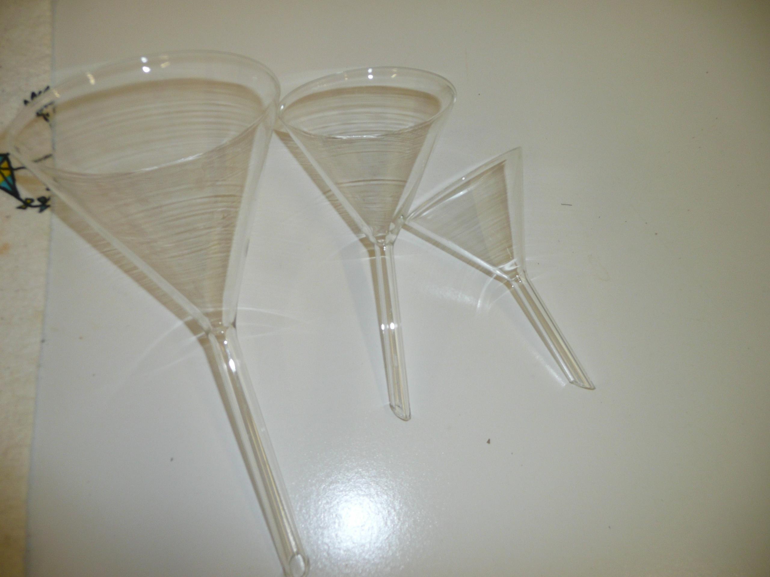 Embudos de laboratorio.