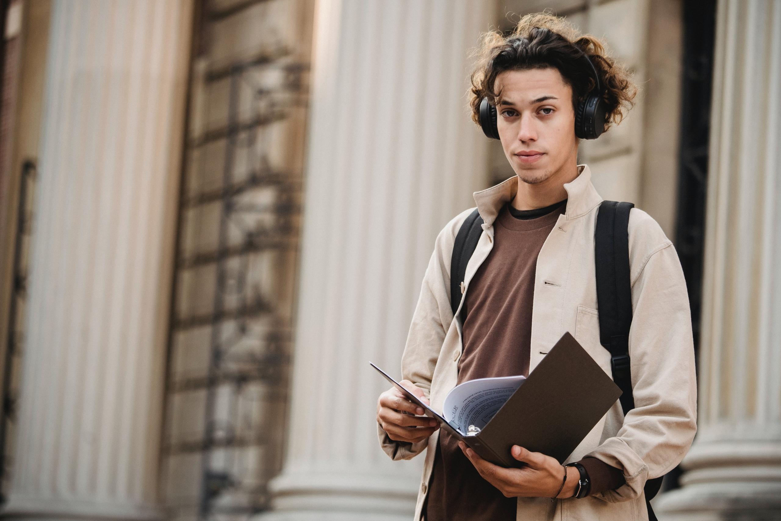 Harvard exisge muchos requisitos para ingresar a sus filas, pero sí es posible.