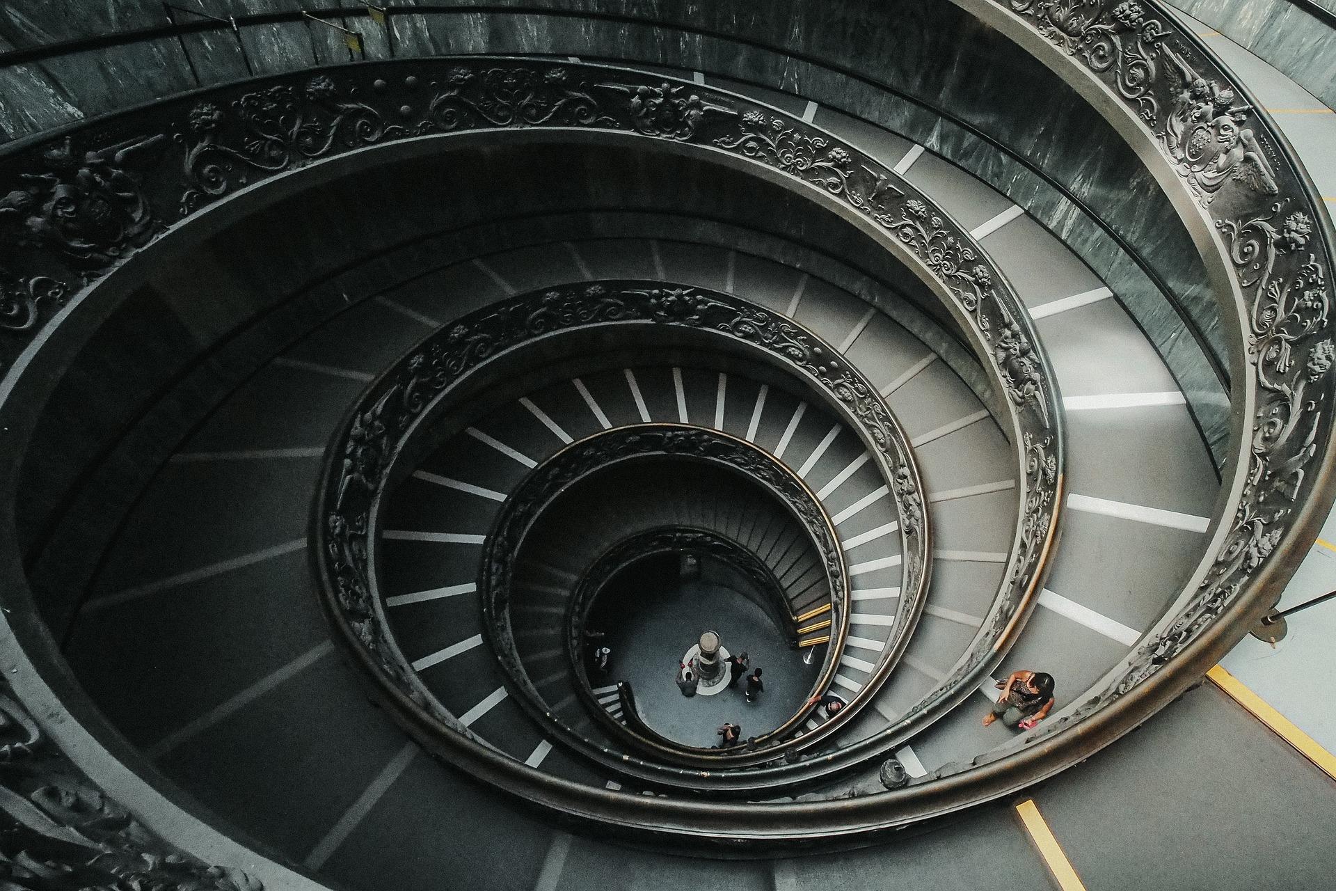 La secuencia de Fibonacci se expresa tanto en arquitectura como en el arte. 