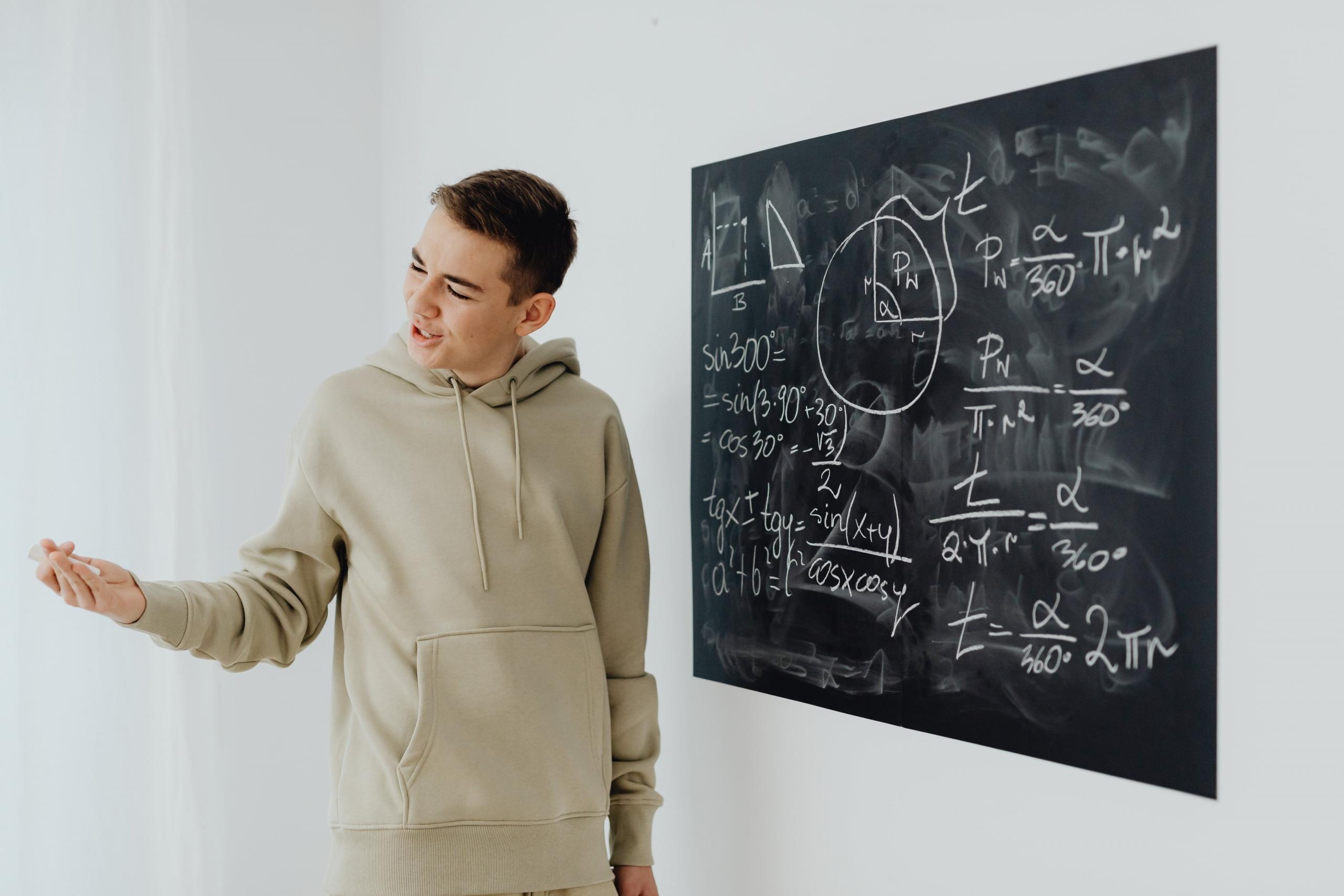 Las clases de matemáticas son necesarias ara resolver los problemas de muchas personas con la materia.