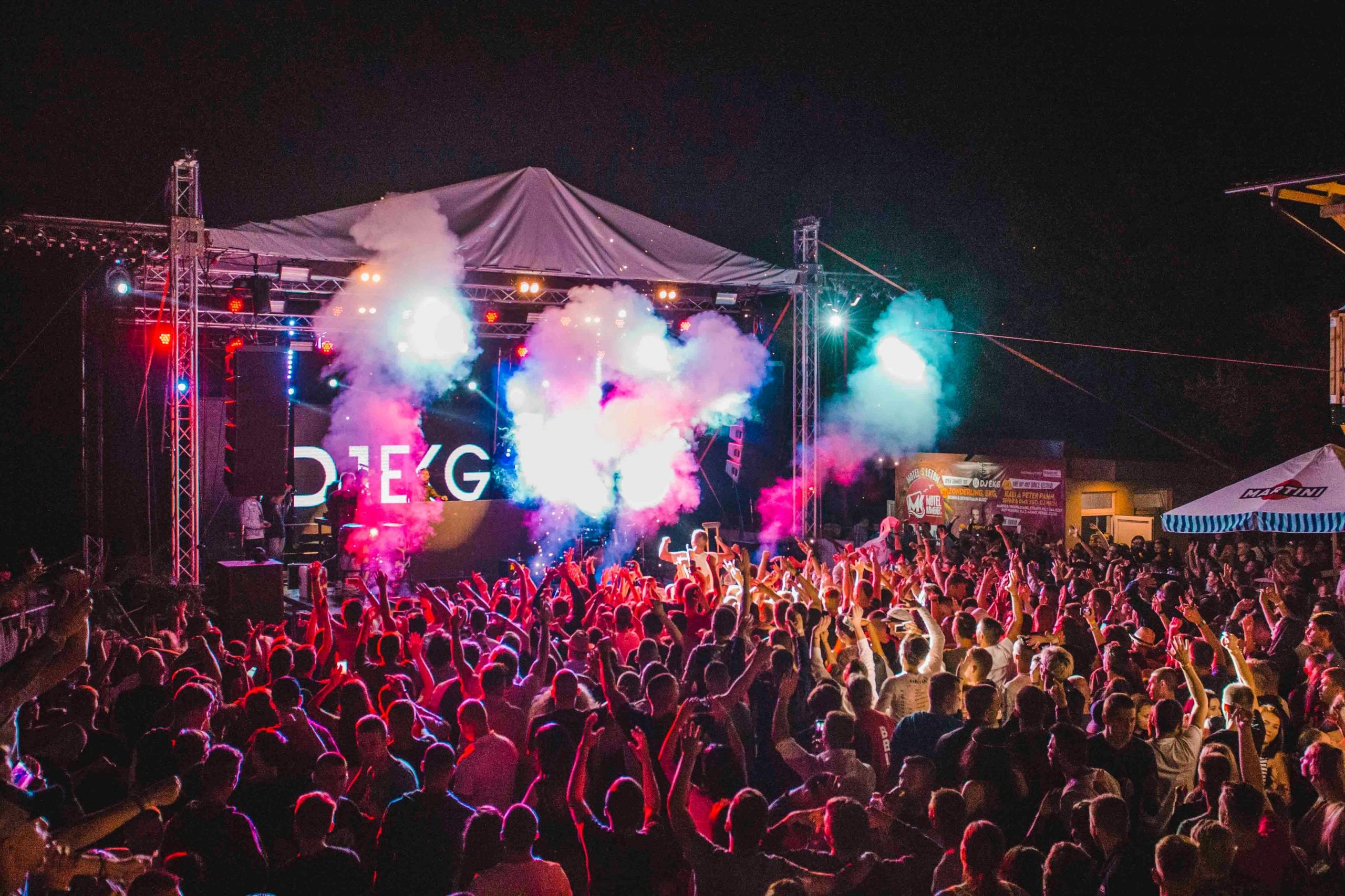 Grandes spectaculos se pueden presenciar en festivales como Coachella o Tomorrowland.
