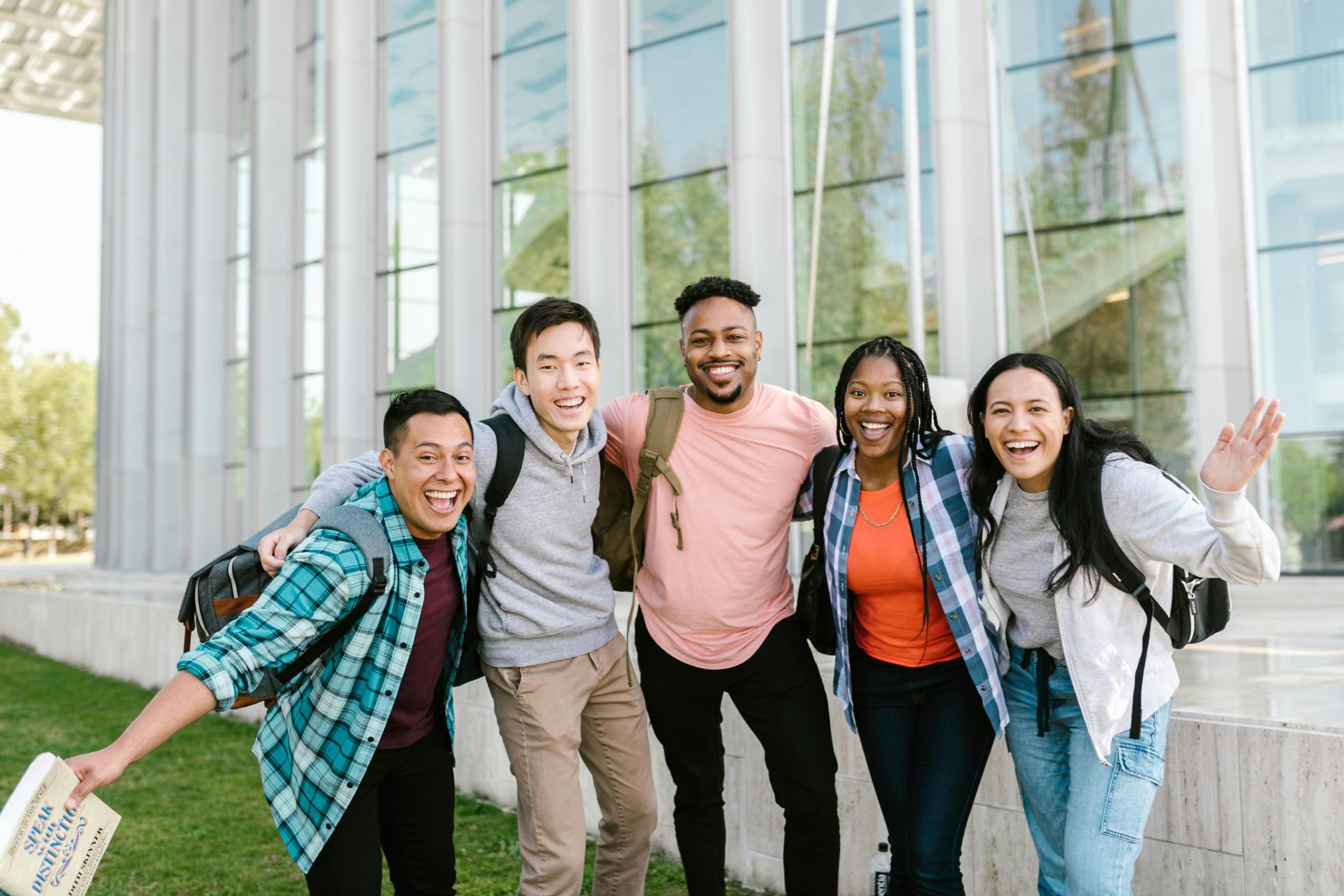 Las becas para estudiantes extranjeros facilitan la vida económicamente.