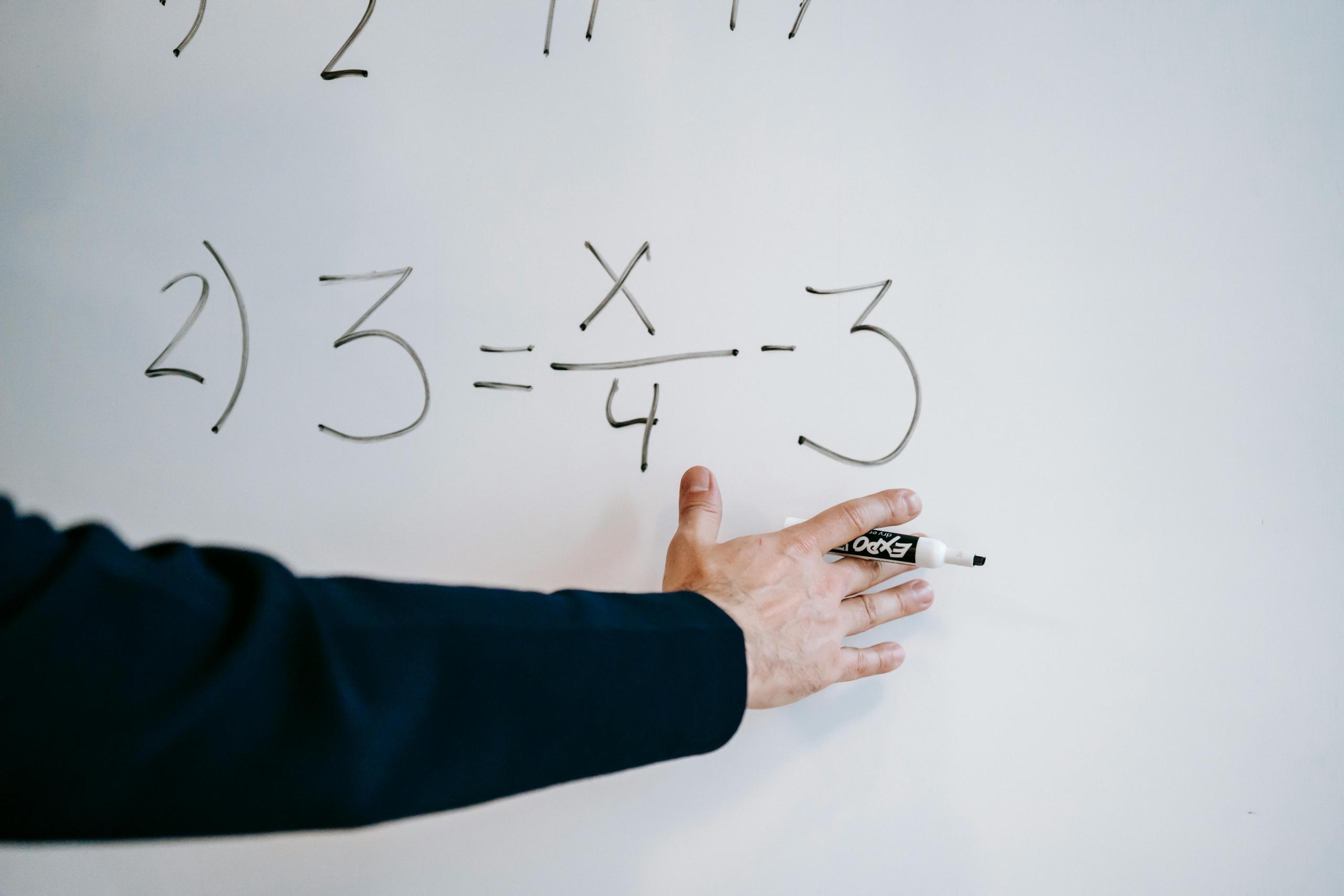 Las funciones pueden reemplazar a una operación matemática básica. 