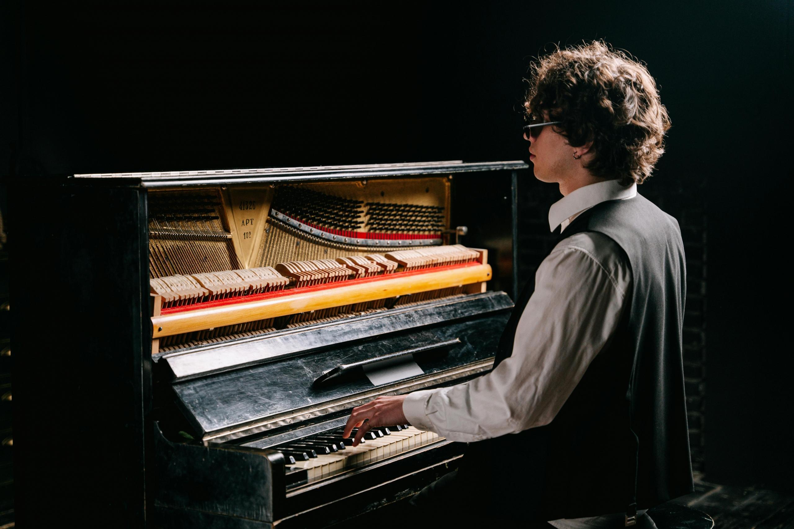 Los interpretes de piano siguen rescatando piezas musicales clásicas.