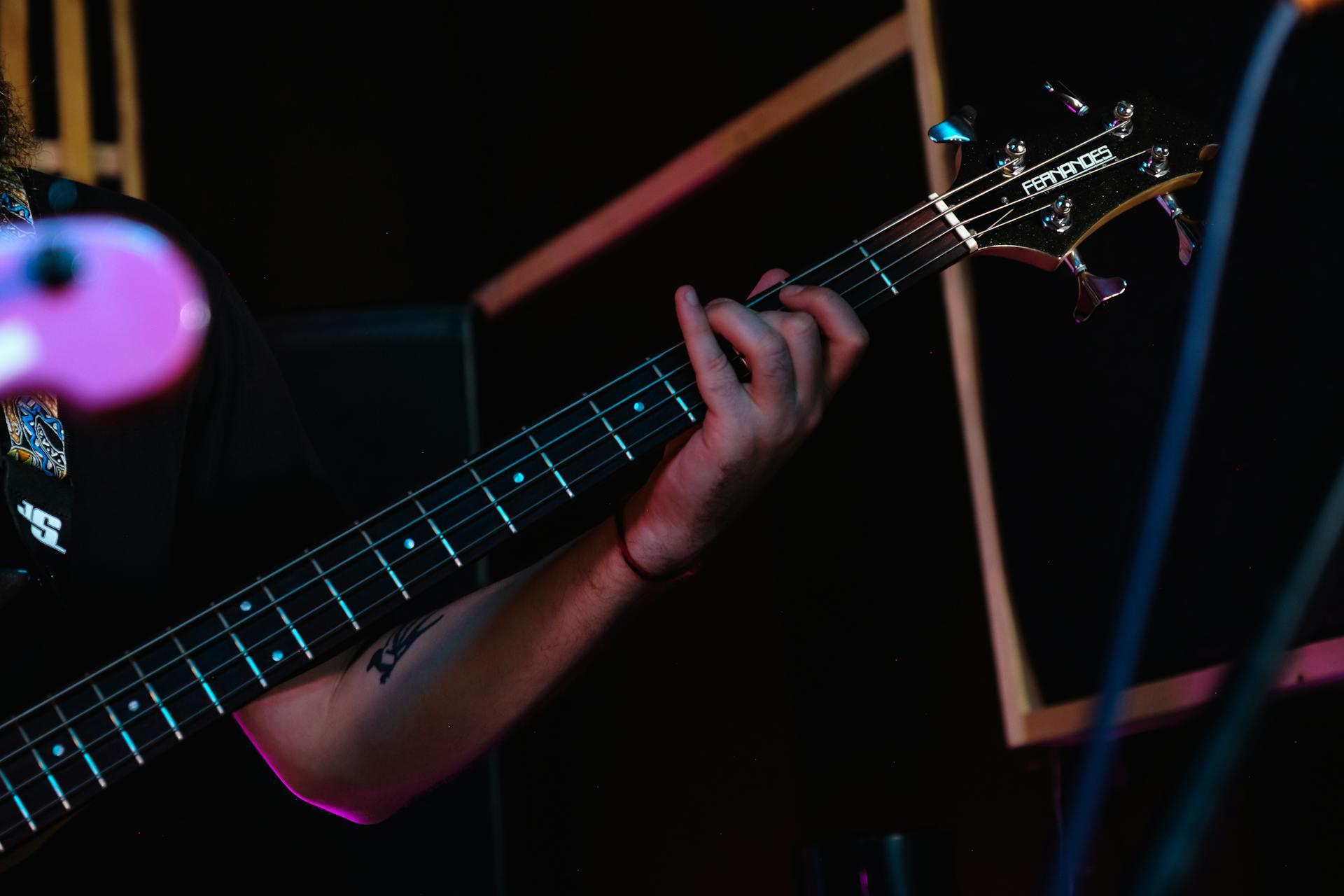 El bajo es un instrumento con diferentes afinaciones, para diferentes funciones y estilos.