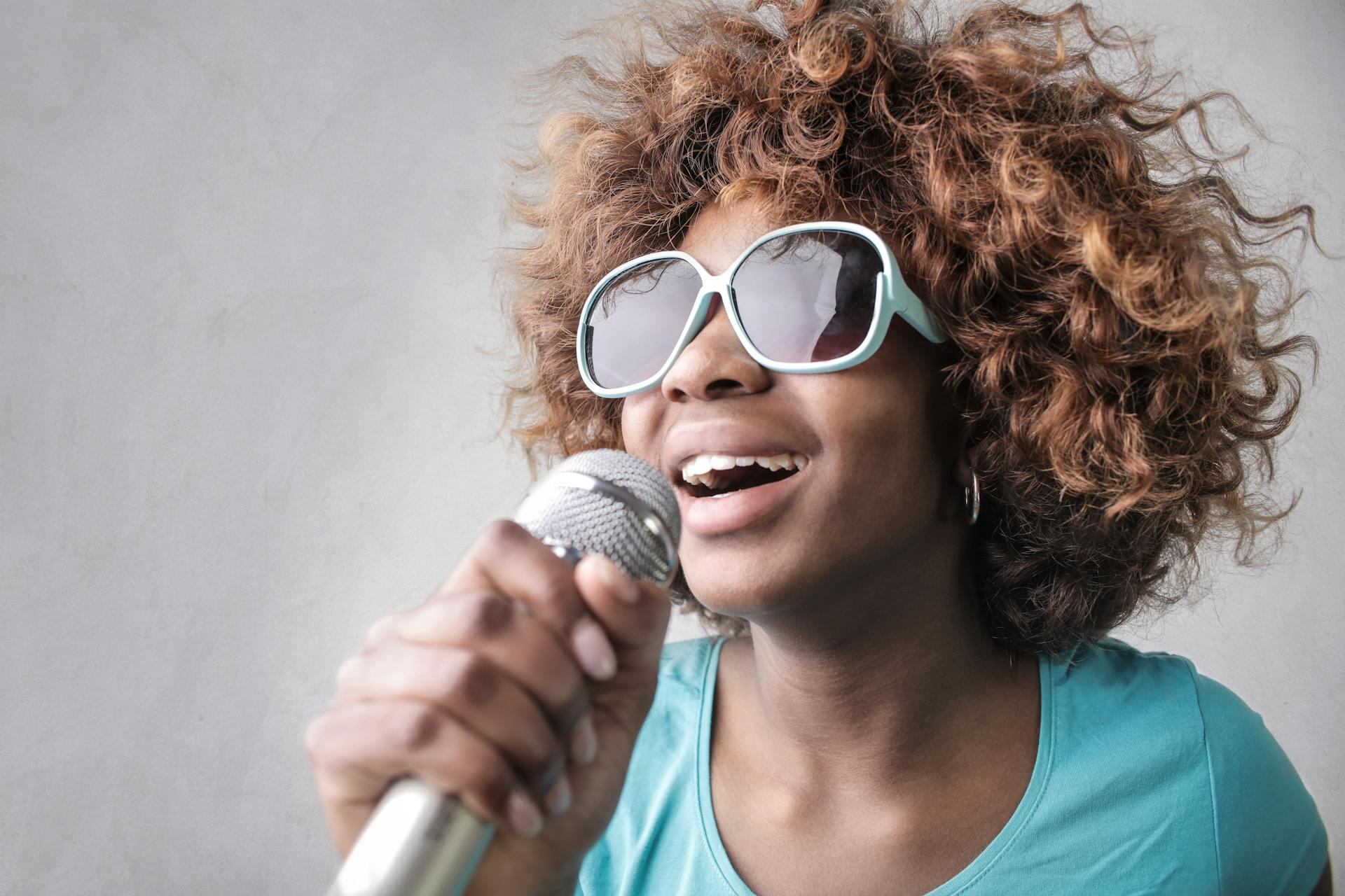 El creador del karaoke ganó el premio nobel de la paz.