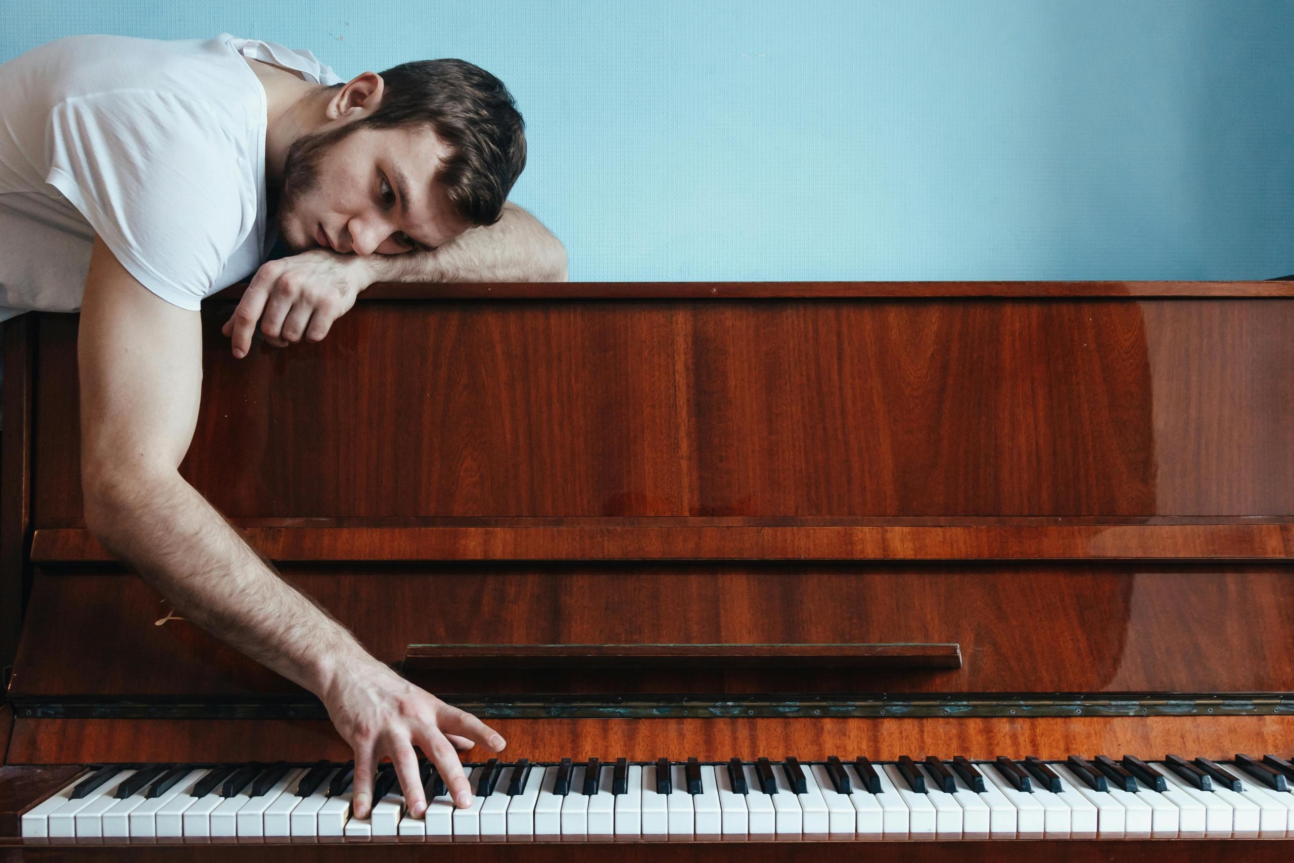 La música es un arte que está unido a las emociones y al corazón.