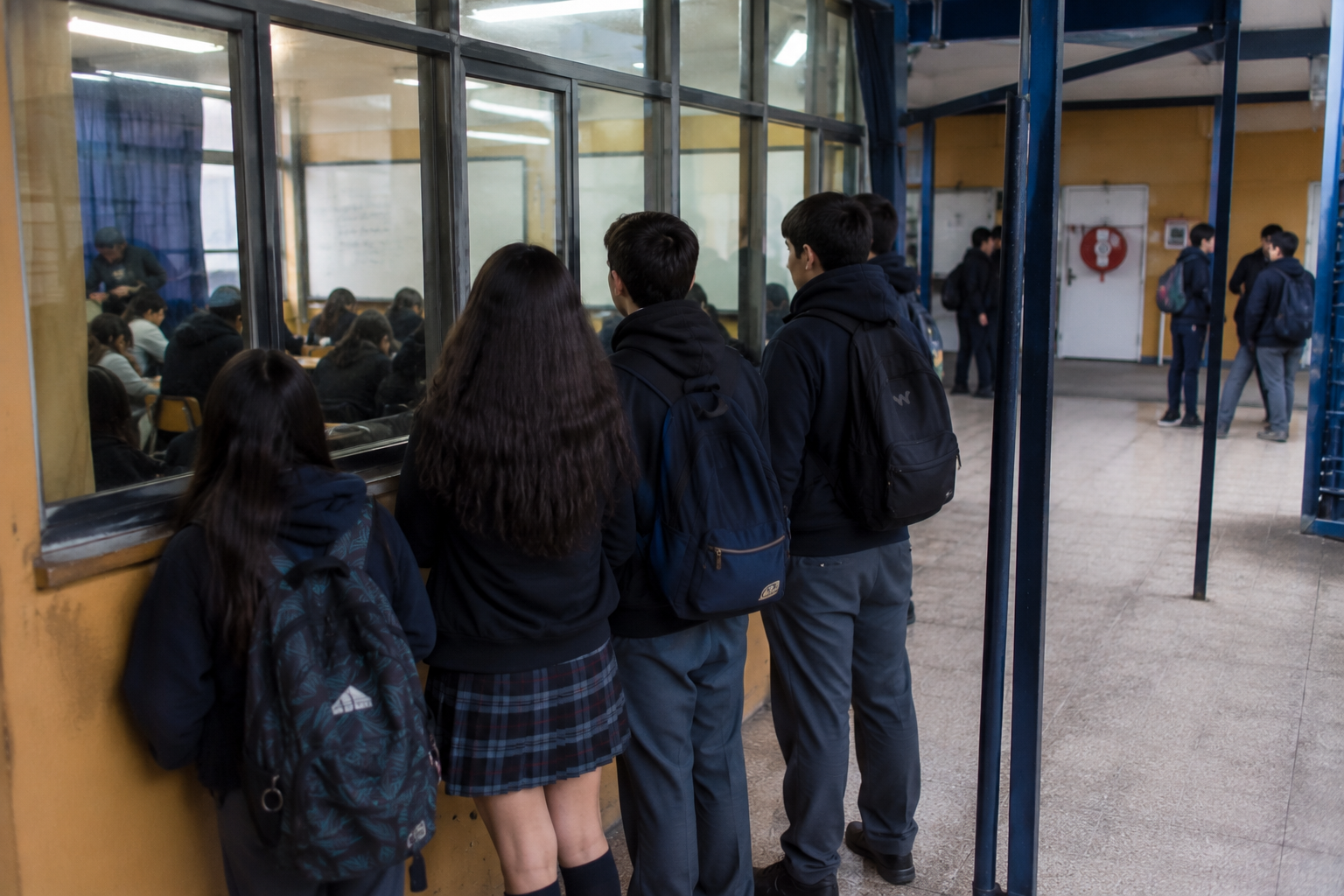 Adolescentes ausentes en las clases.