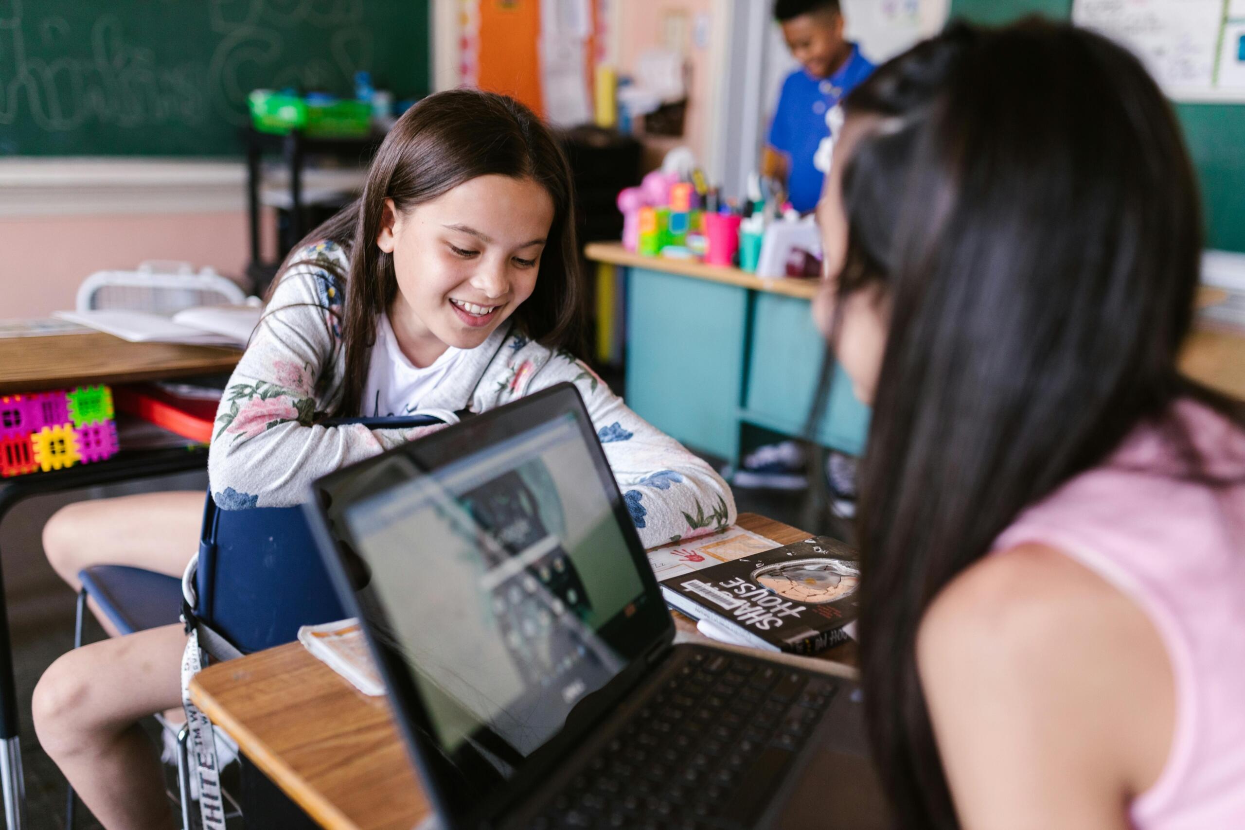 La educación debe modernizarse utilizando las nuevas tecnologías.