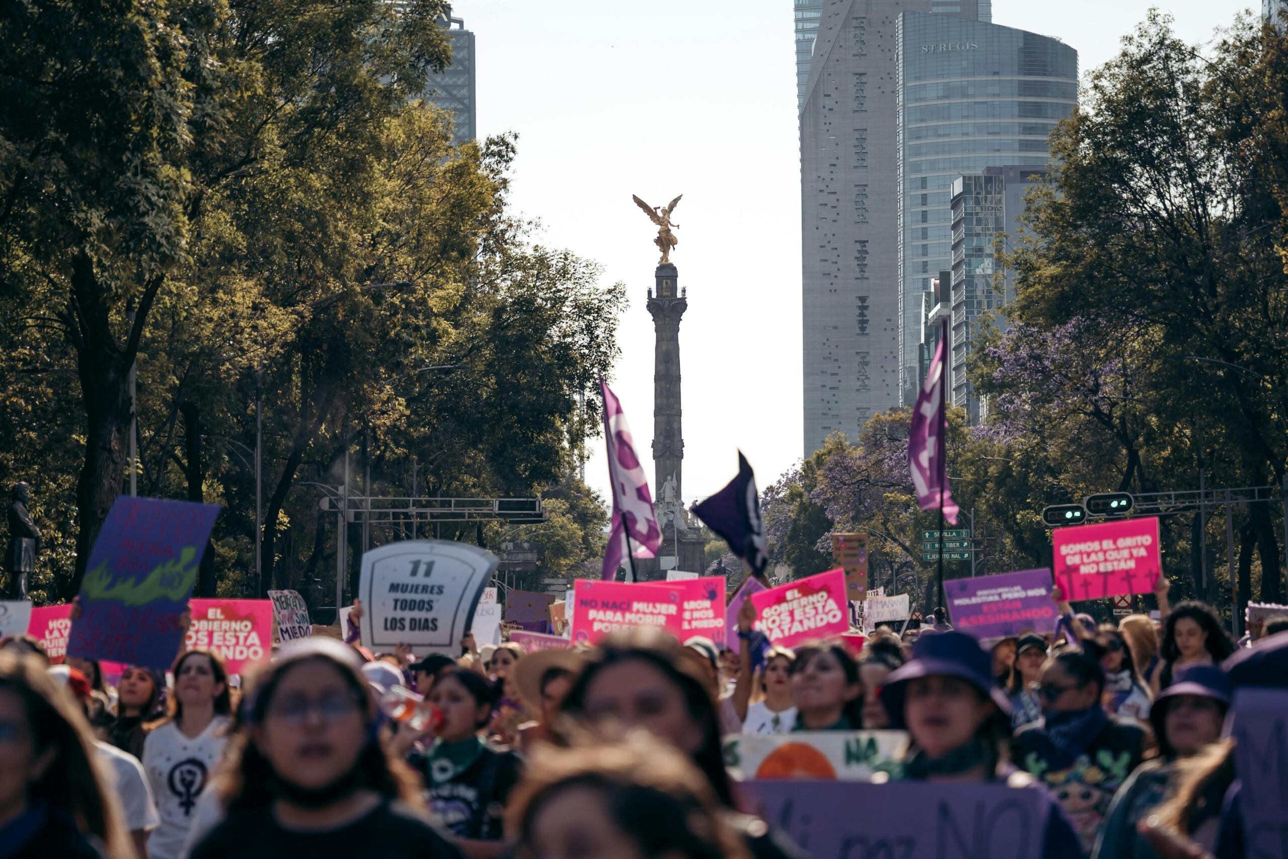 Con marchas y eventos se conmemora el día Internacional de la mujer.