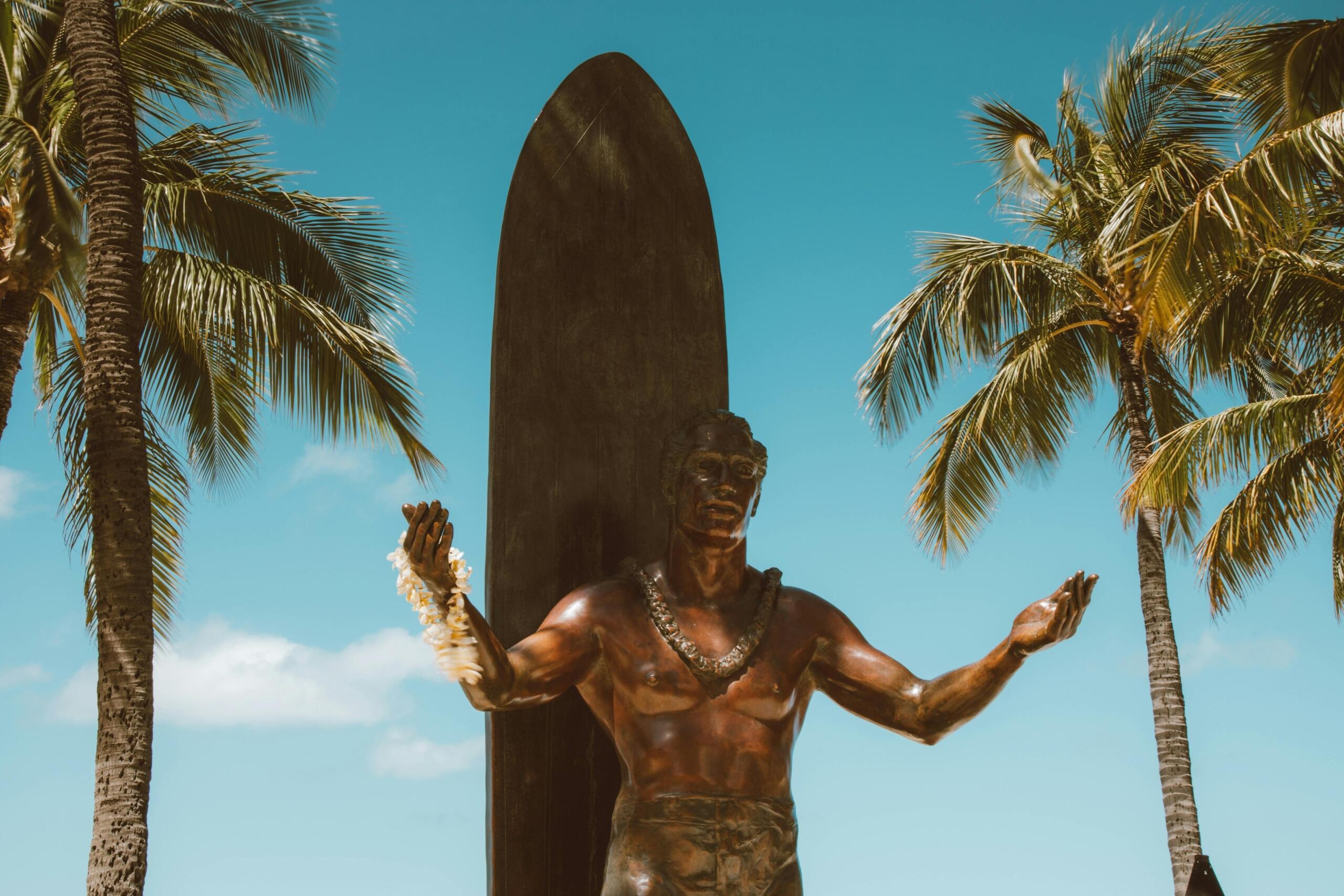 Duke Kahanamoku fue el padre del surf moderno.