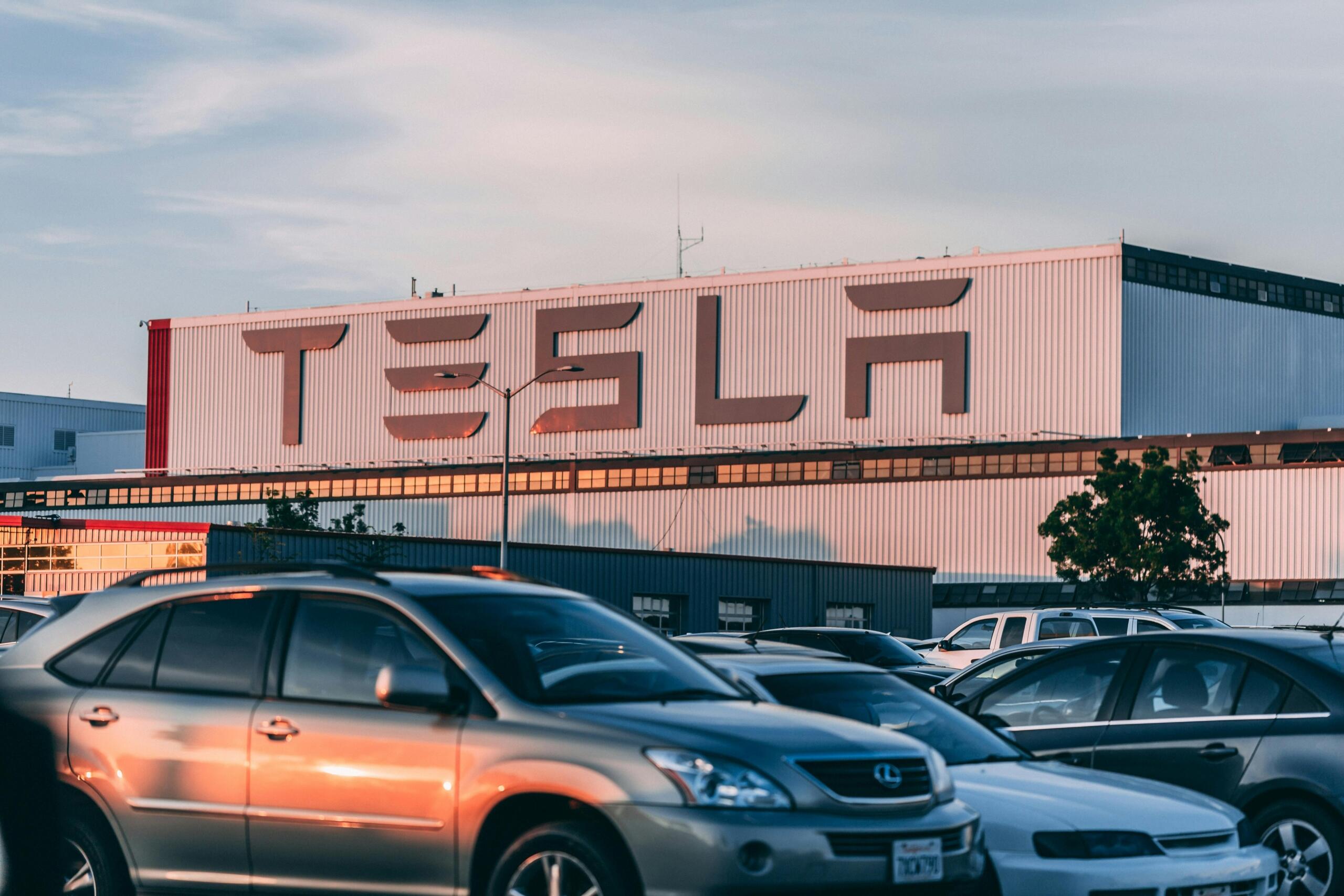 Tesla es una de las marcas más populares y requeridas por los usuarios.